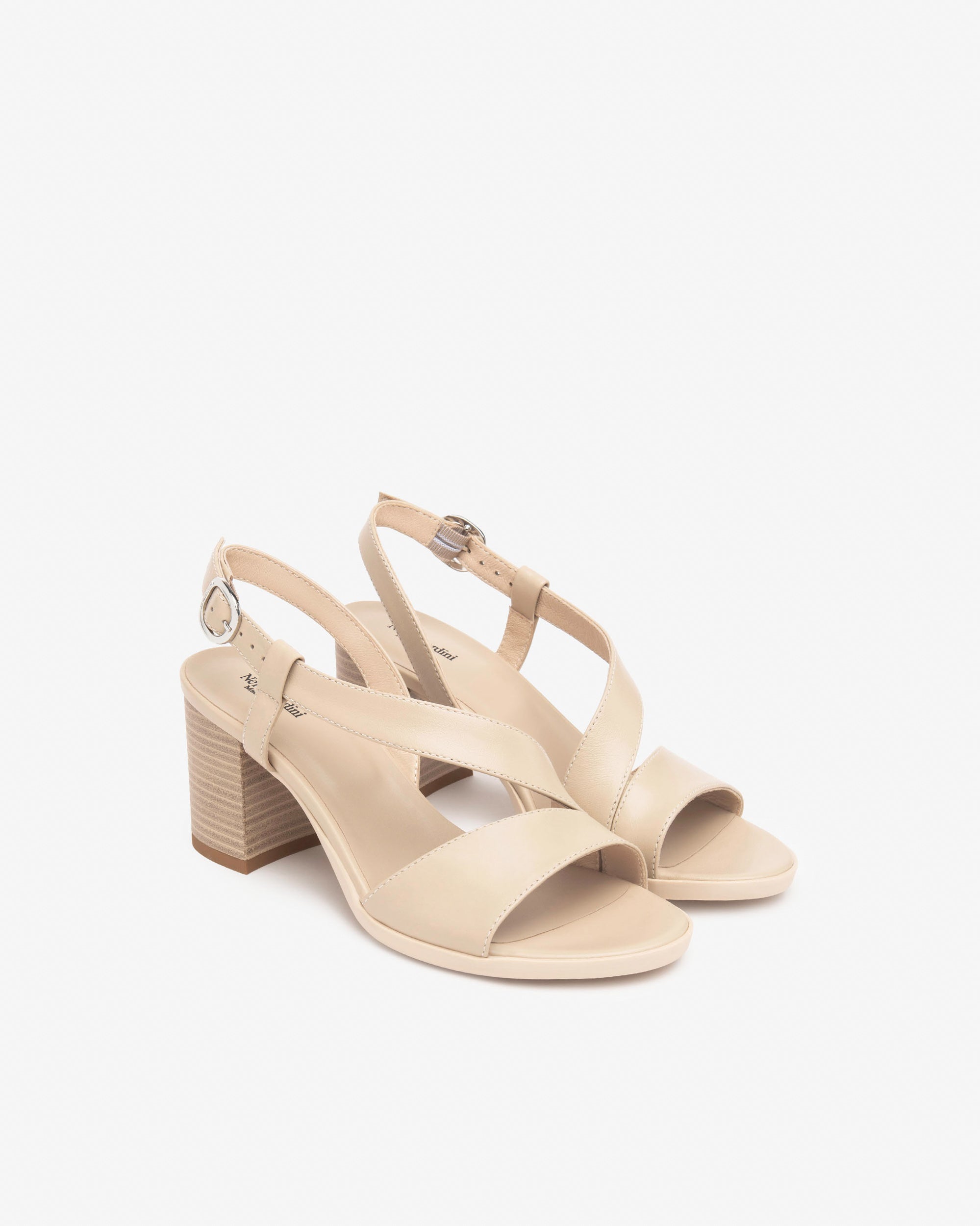 NeroGiardini Sandales Femme en Cuir sandales cuir pointure 37