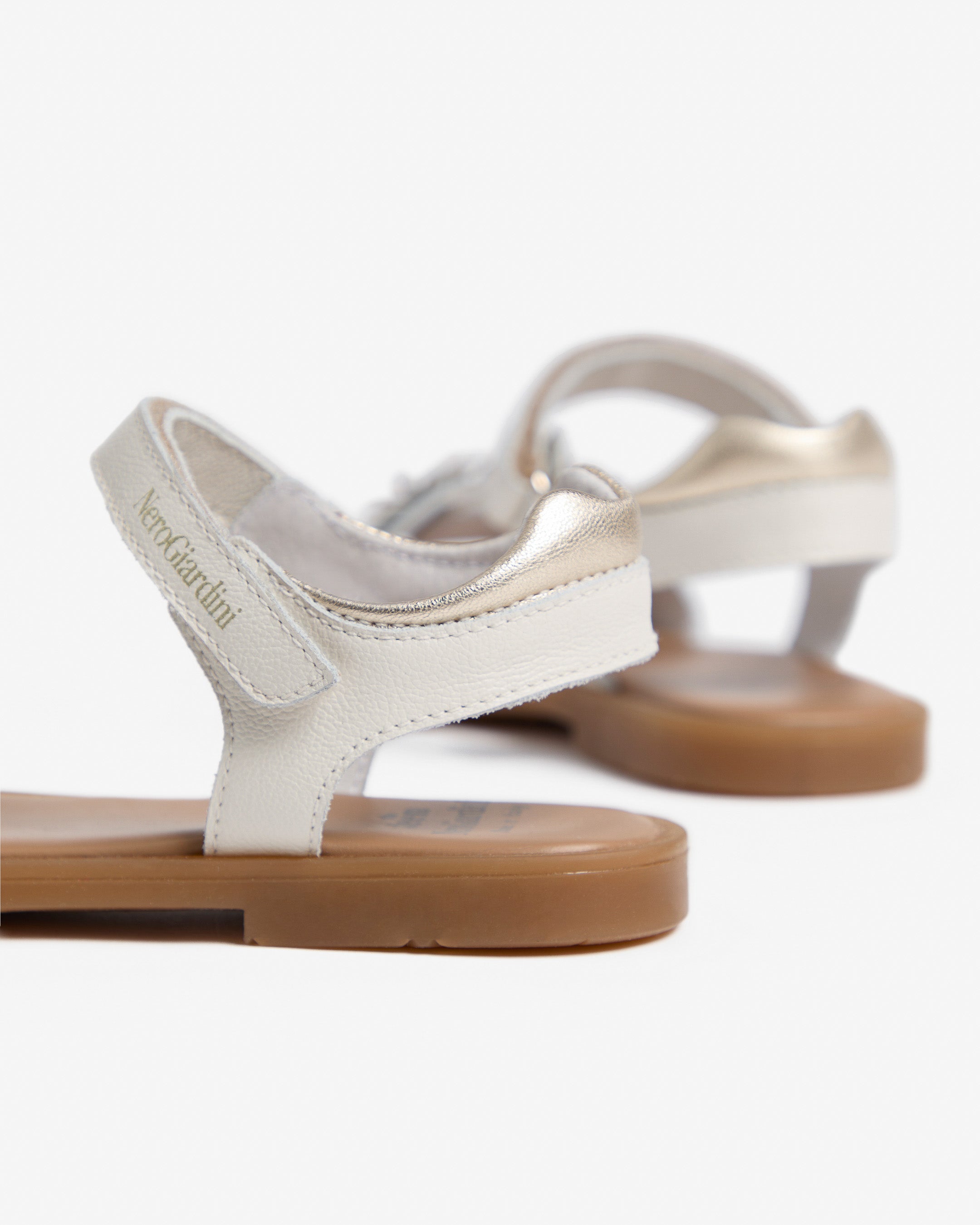 NeroGiardini Sandales Teen Fille Cuir 34 Confort