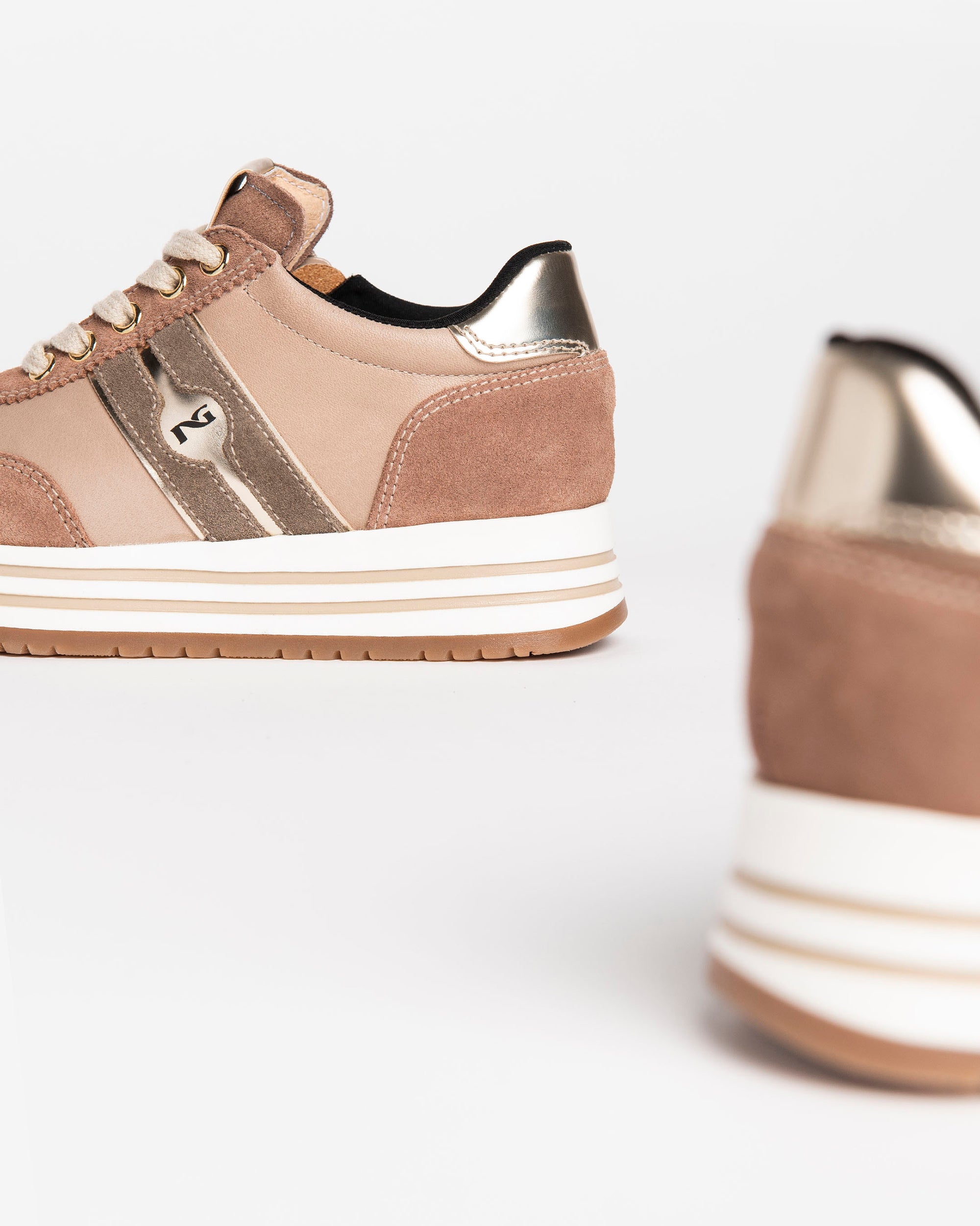NeroGiardini Sneakers Teens Fille Cuir Légères Confort