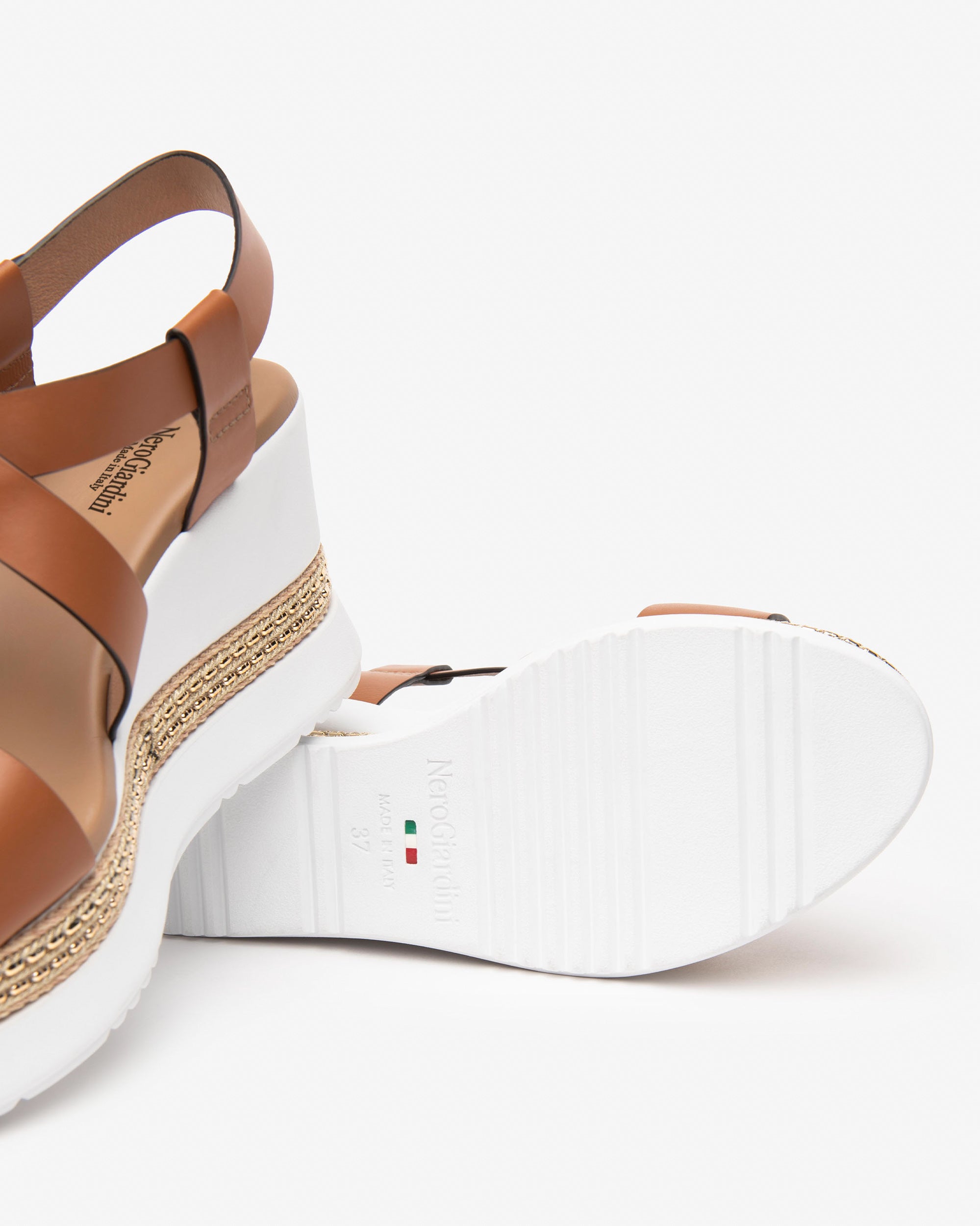 NeroGiardini Sandales sandales femme cuir ville
