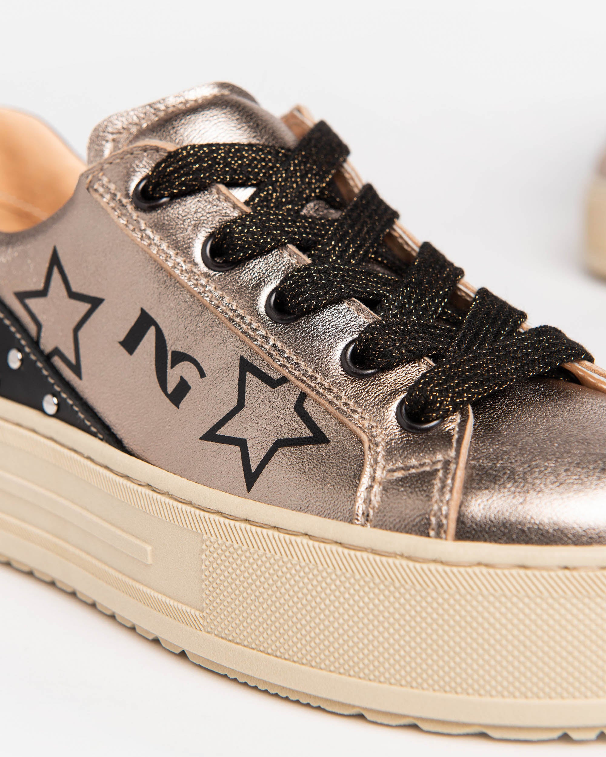 NeroGiardini Sneakers Fille Cuir Teens légères