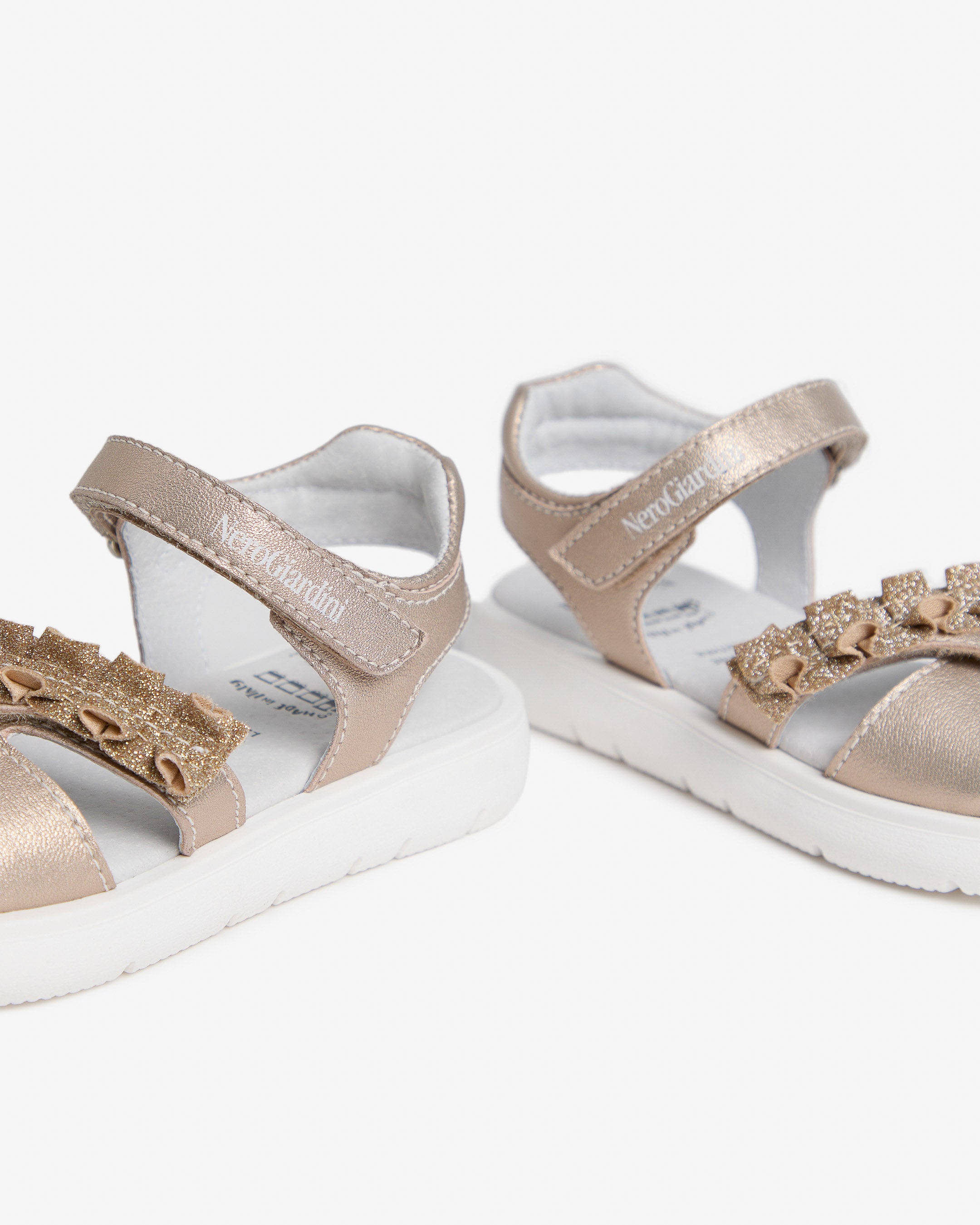 NeroGiardini Sandales Junior Fille Cuir Nu-pieds 28
