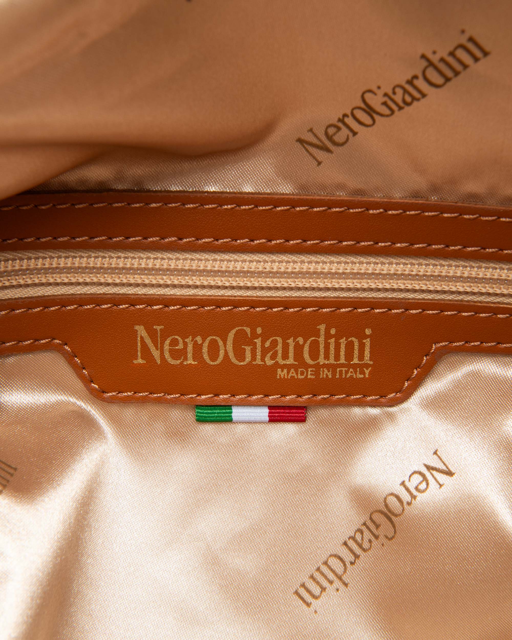 NeroGiardini Sacs Besace Femme Matière Technique PZ