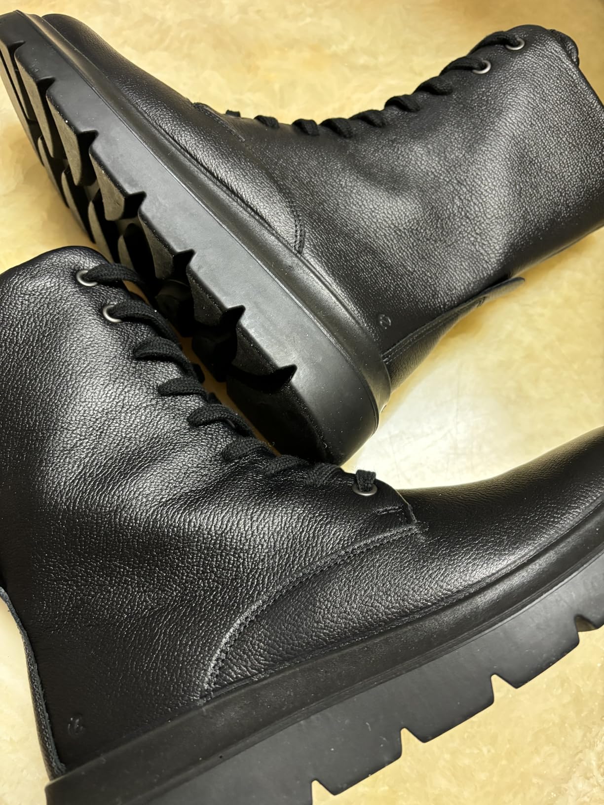 ECCO NOUVELLE Boots femme limestone cuir à lacets