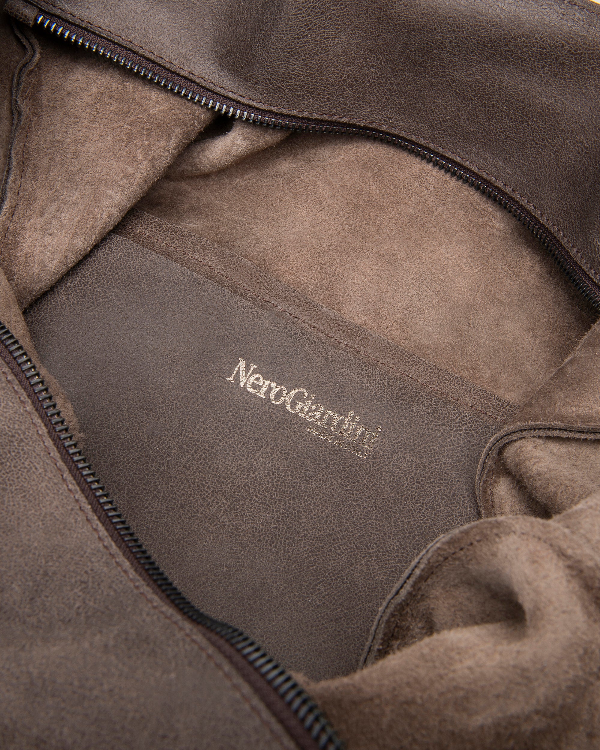 NeroGiardini Cabas Femme Cuir Souple Bandoulière Pompon