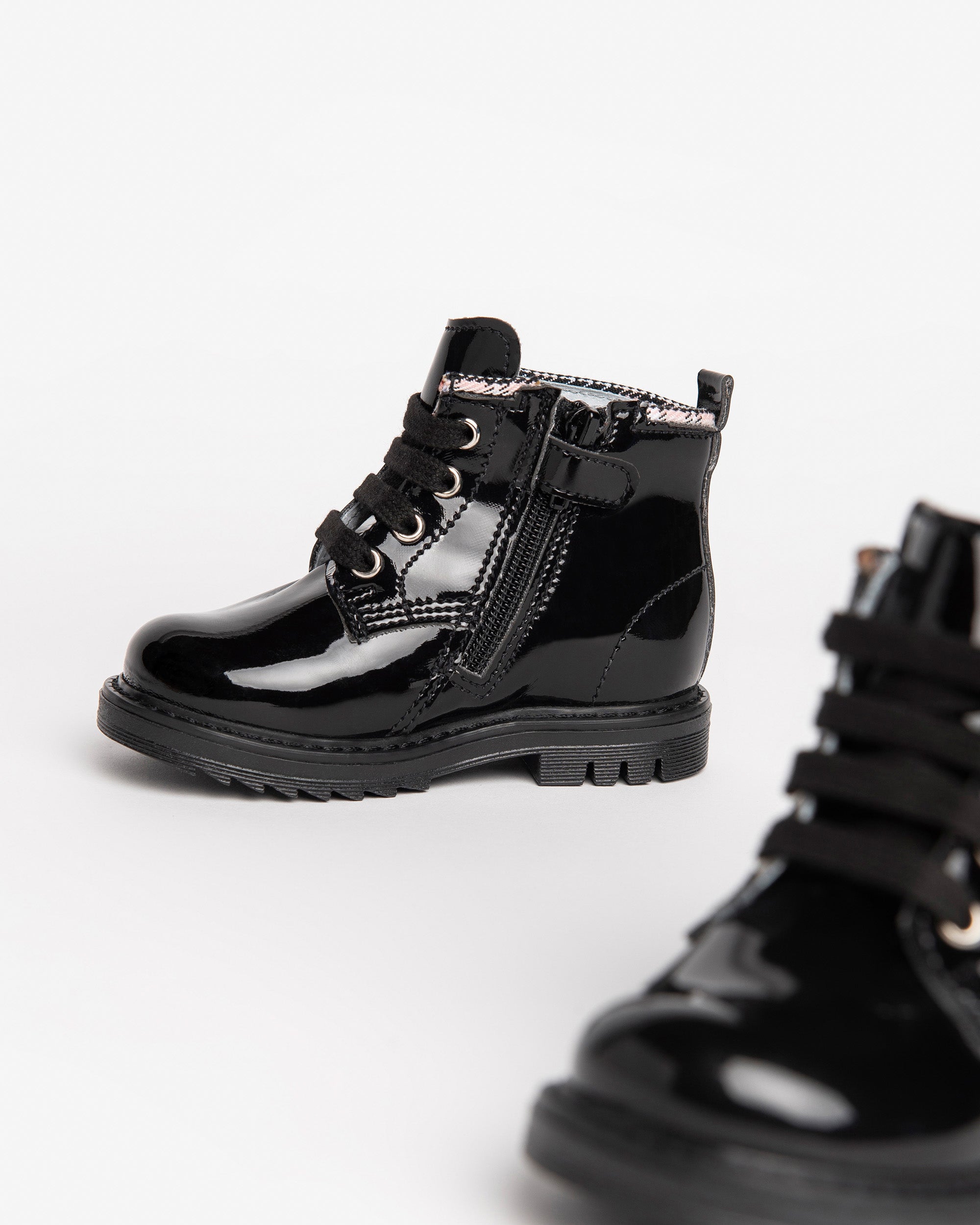 NeroGiardini Bottines Baby bottines fille pointure 22 automne-hiver