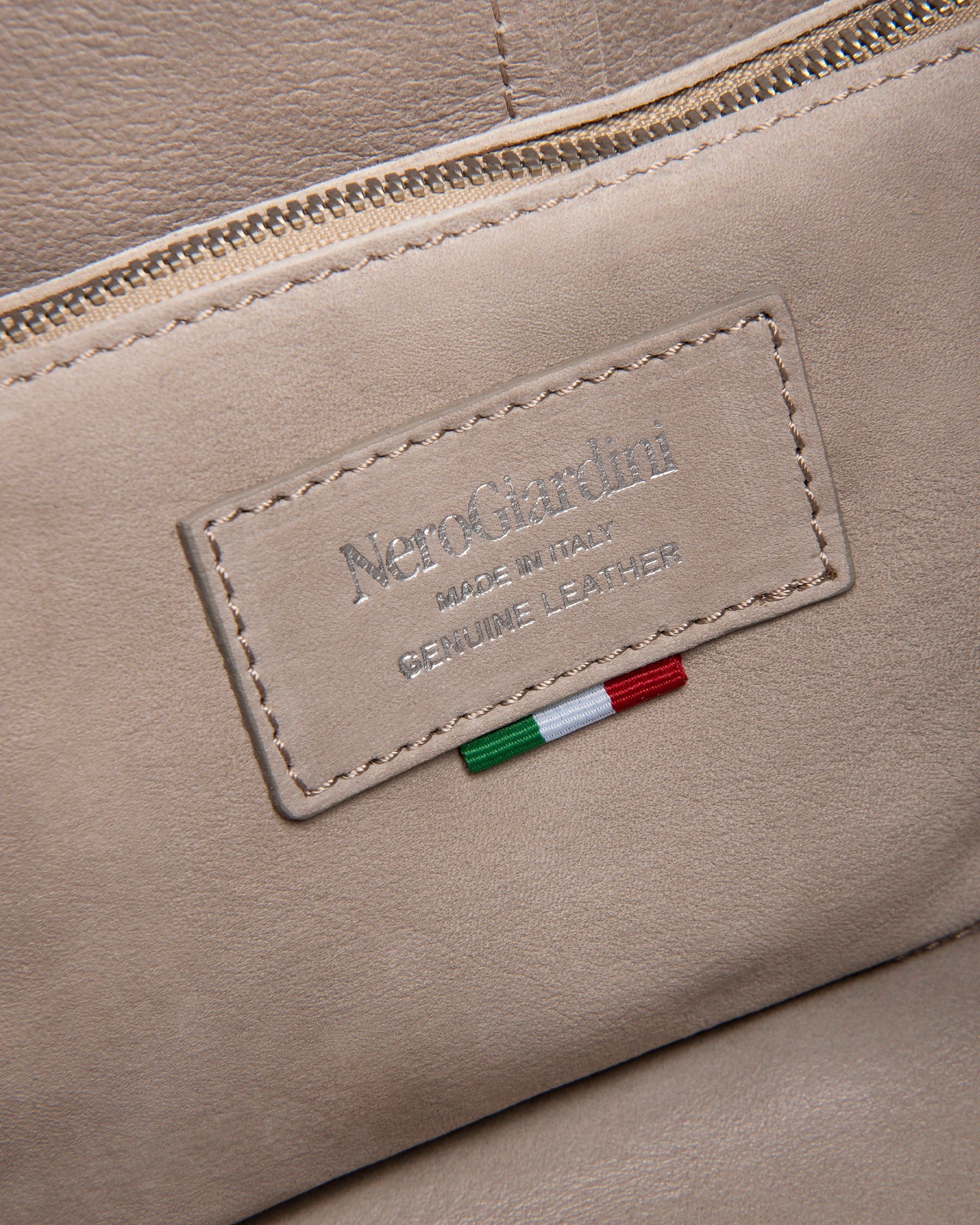 NeroGiardini Sacs Tote Bag Daim Femme Ville Été