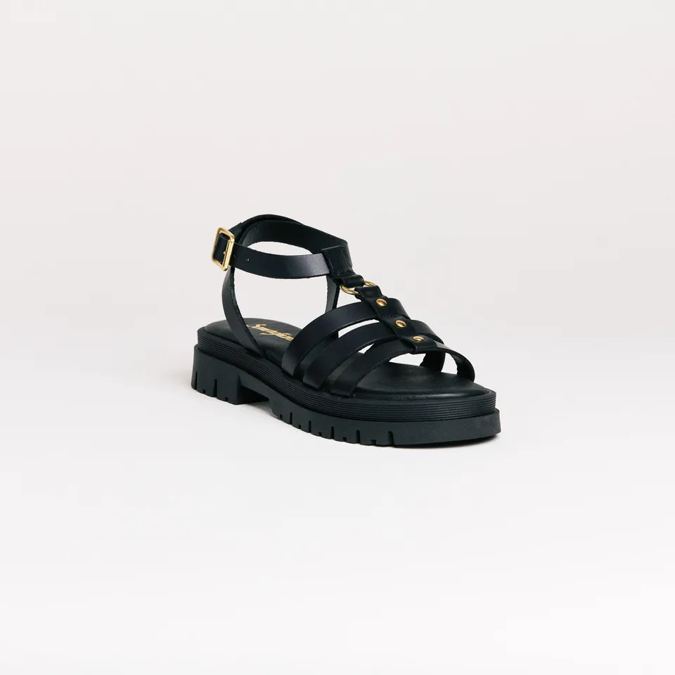 SMR Clara Vitello Nero sandale cuir noir clous dorés