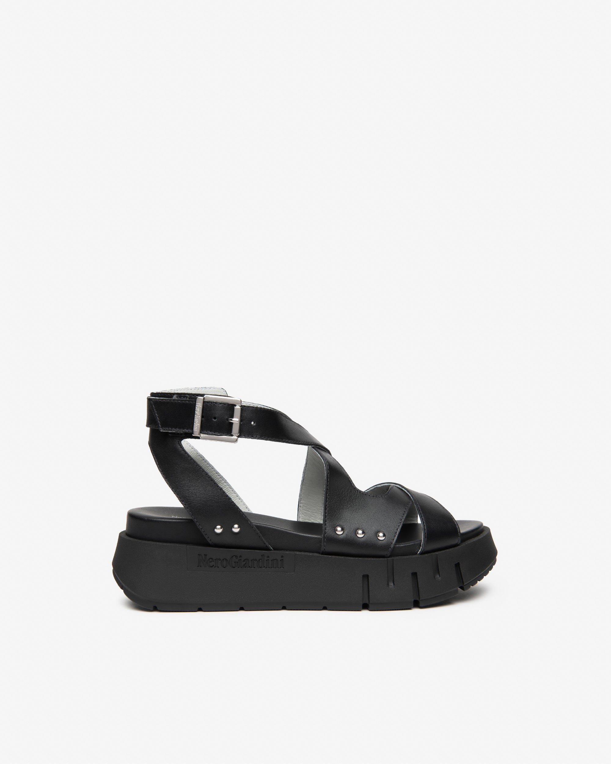 NeroGiardini Sandales Sandales Femme Cuir Été