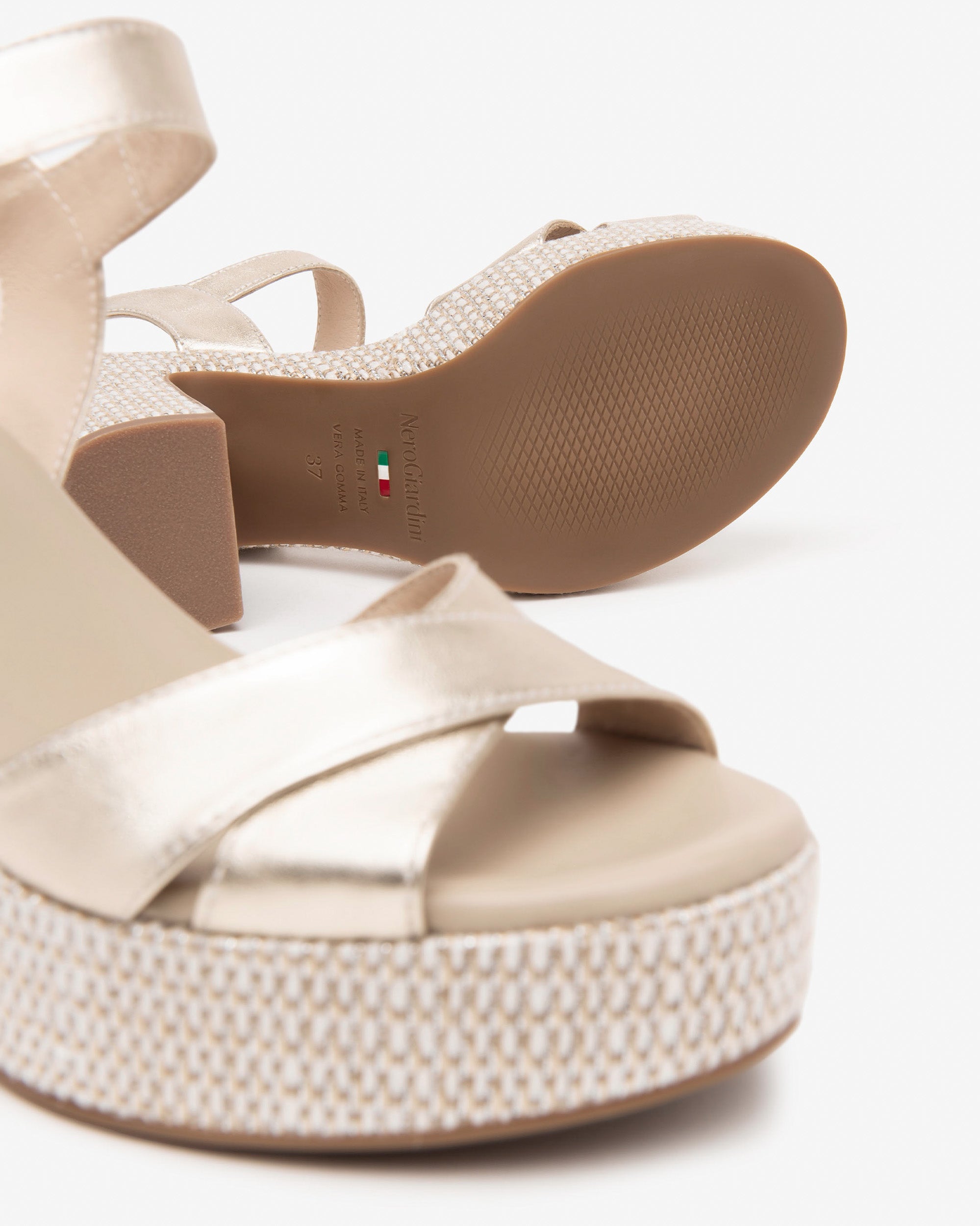 NeroGiardini Sandales sandales femme cuir confort été