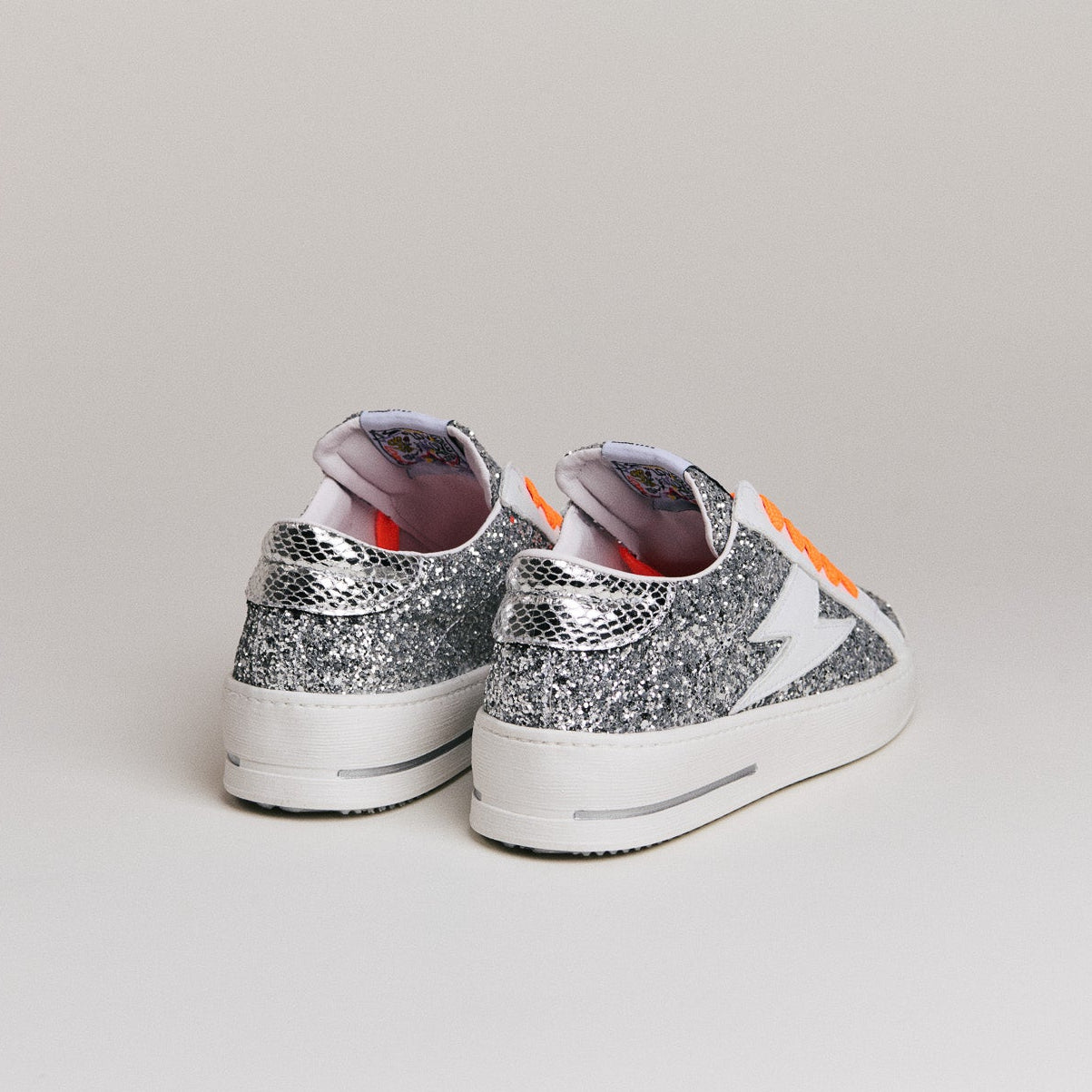 Semerdjian Maya D598 baskets argent python orange fluo
