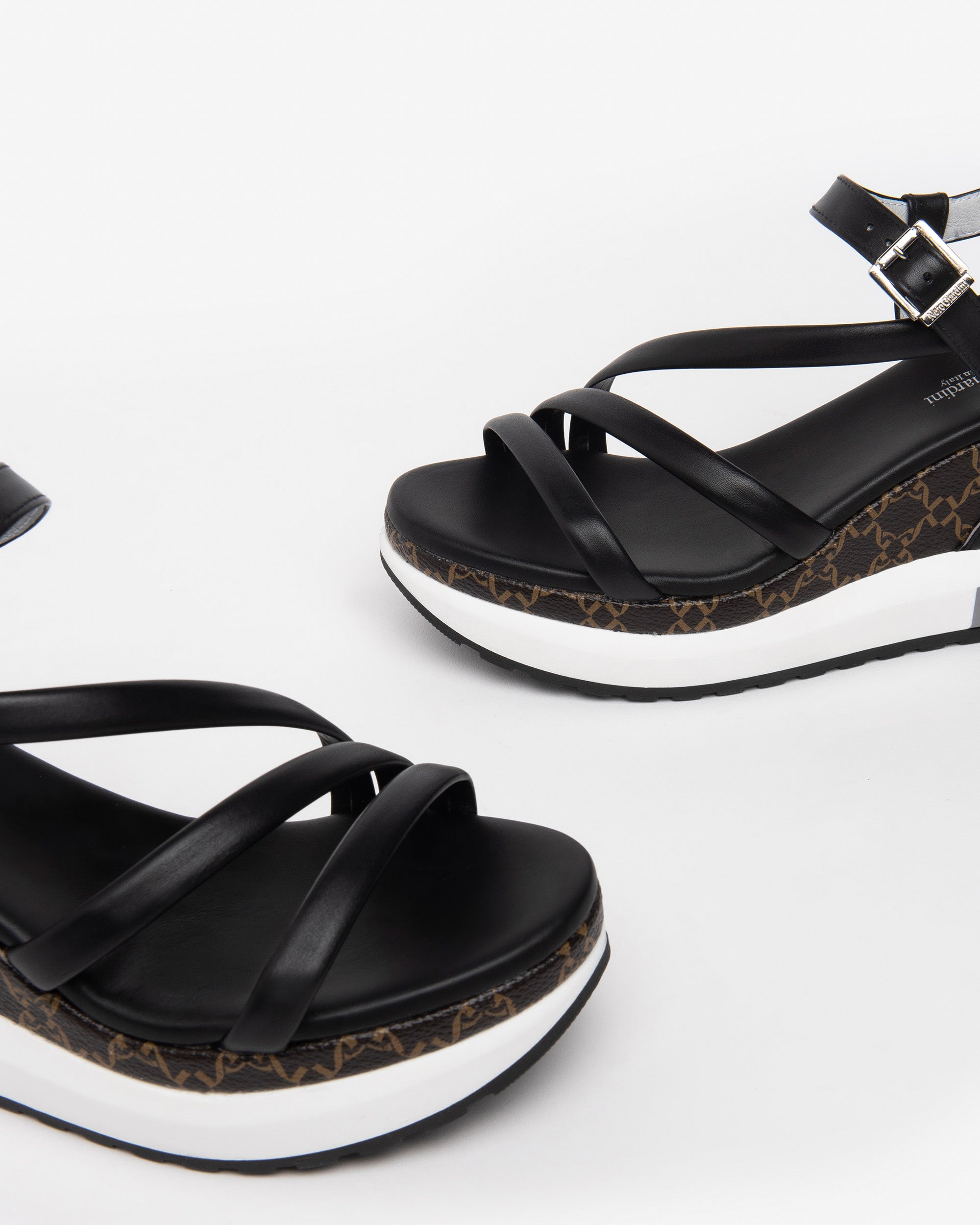 Nerogiardini Sandales Femme Cuir Nu-pieds Italie