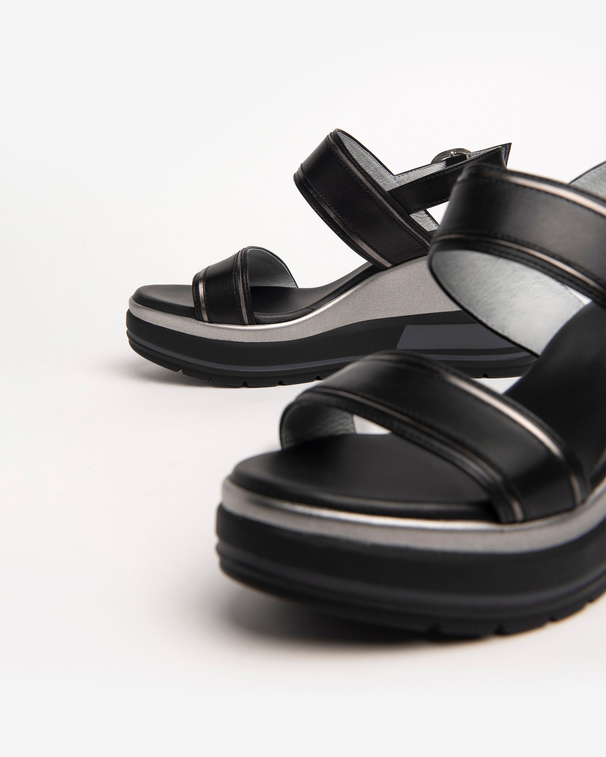 Nerogiardini Sandales cuir femme talon 7,5 cm 38