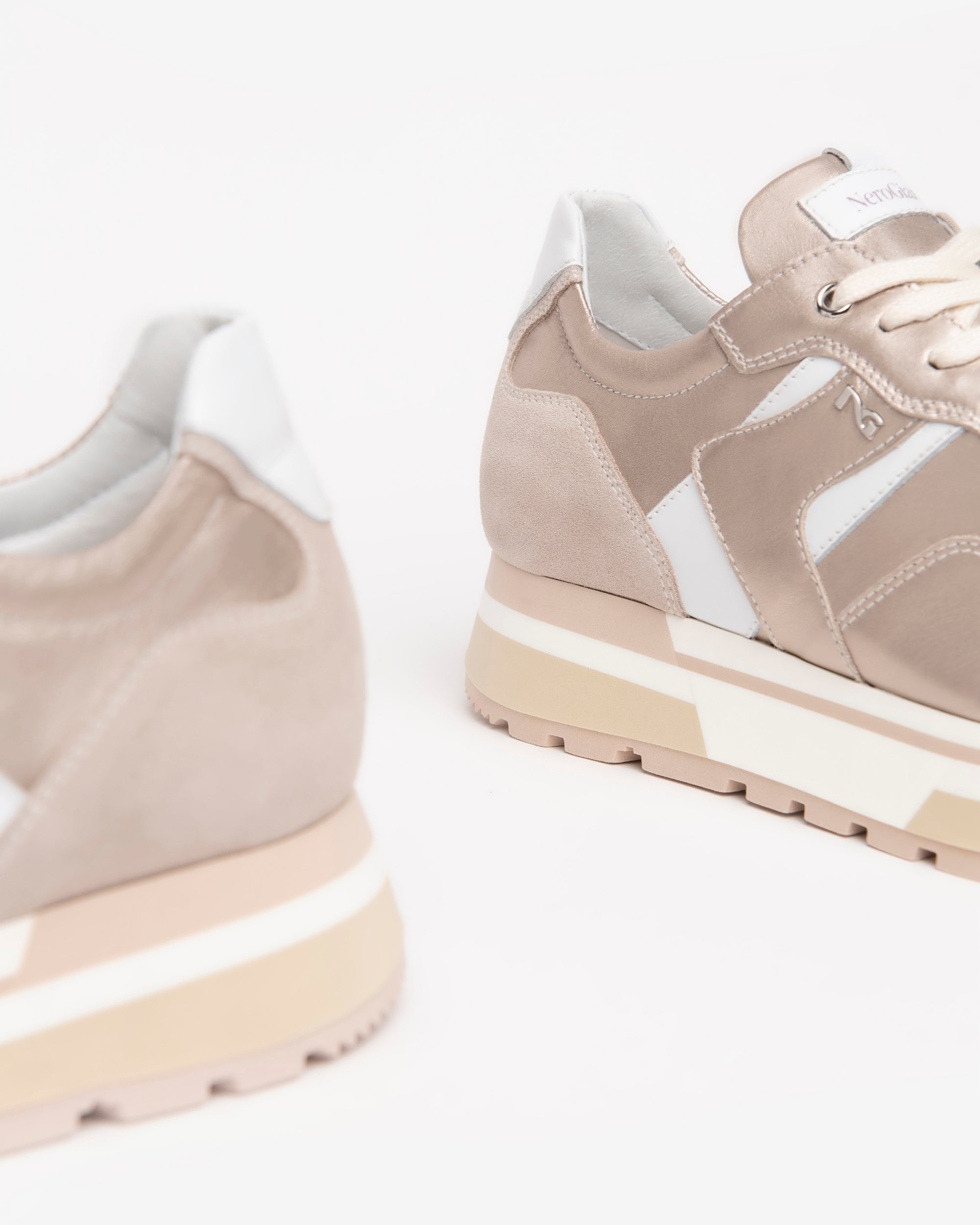 NeroGiardini Sneakers cuir femme daim semelle 4cm
