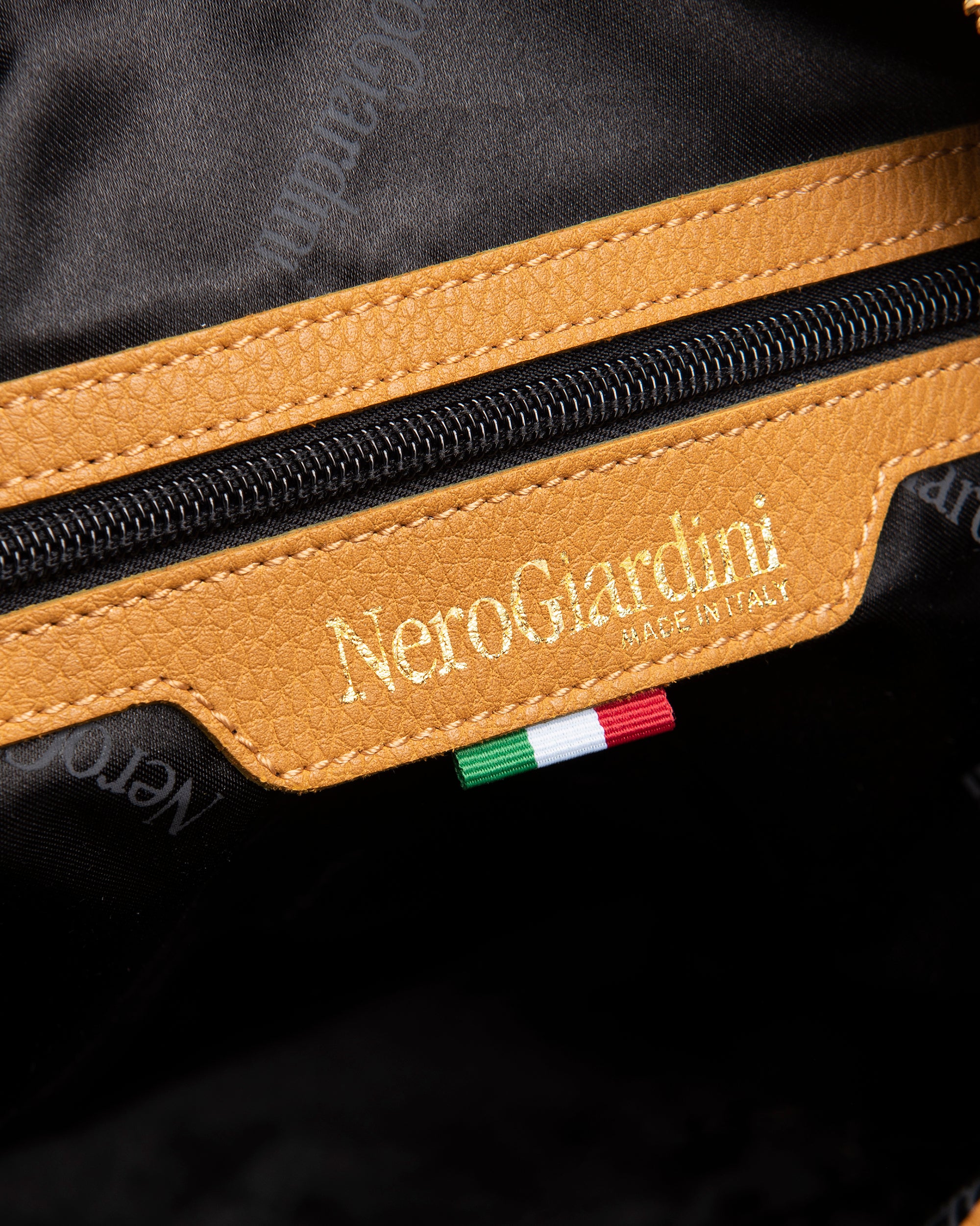 NeroGiardini Sacs sac à dos femme matière technique PZ