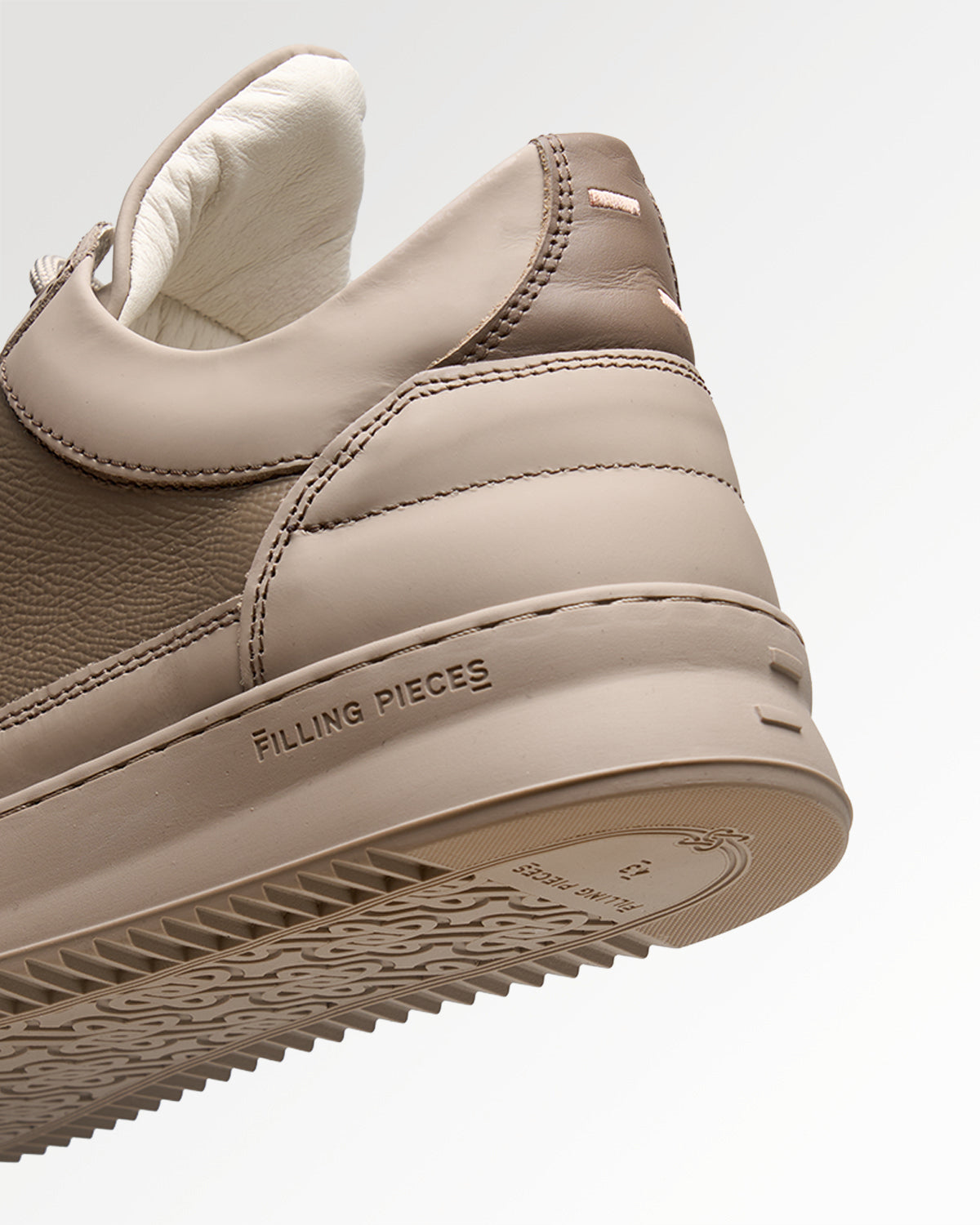 Filling Pieces Low Top Tech Crumbs Sneakers Pure Cuir 43