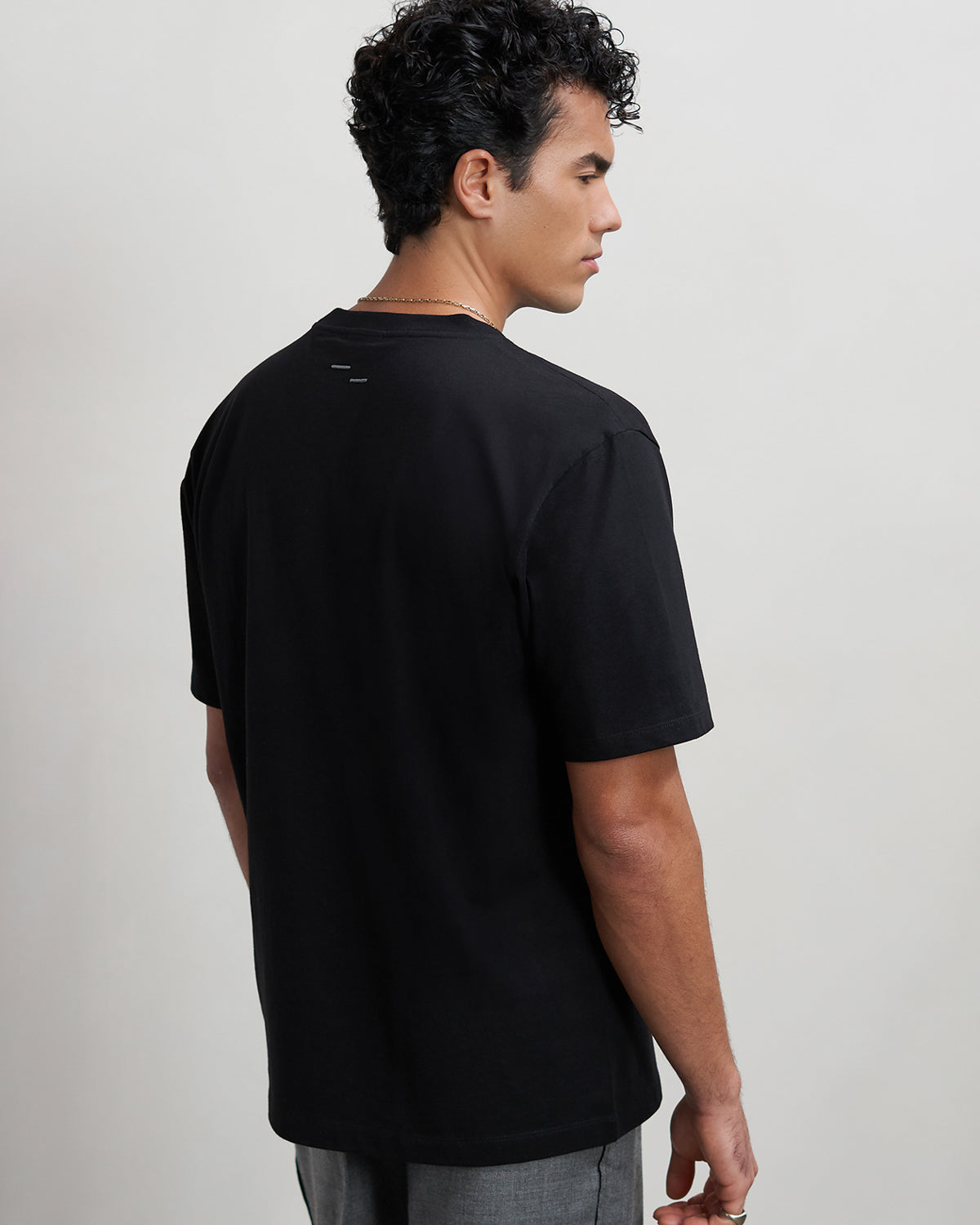 Filling Pieces T-shirt Embroidered Knot Black coton regular