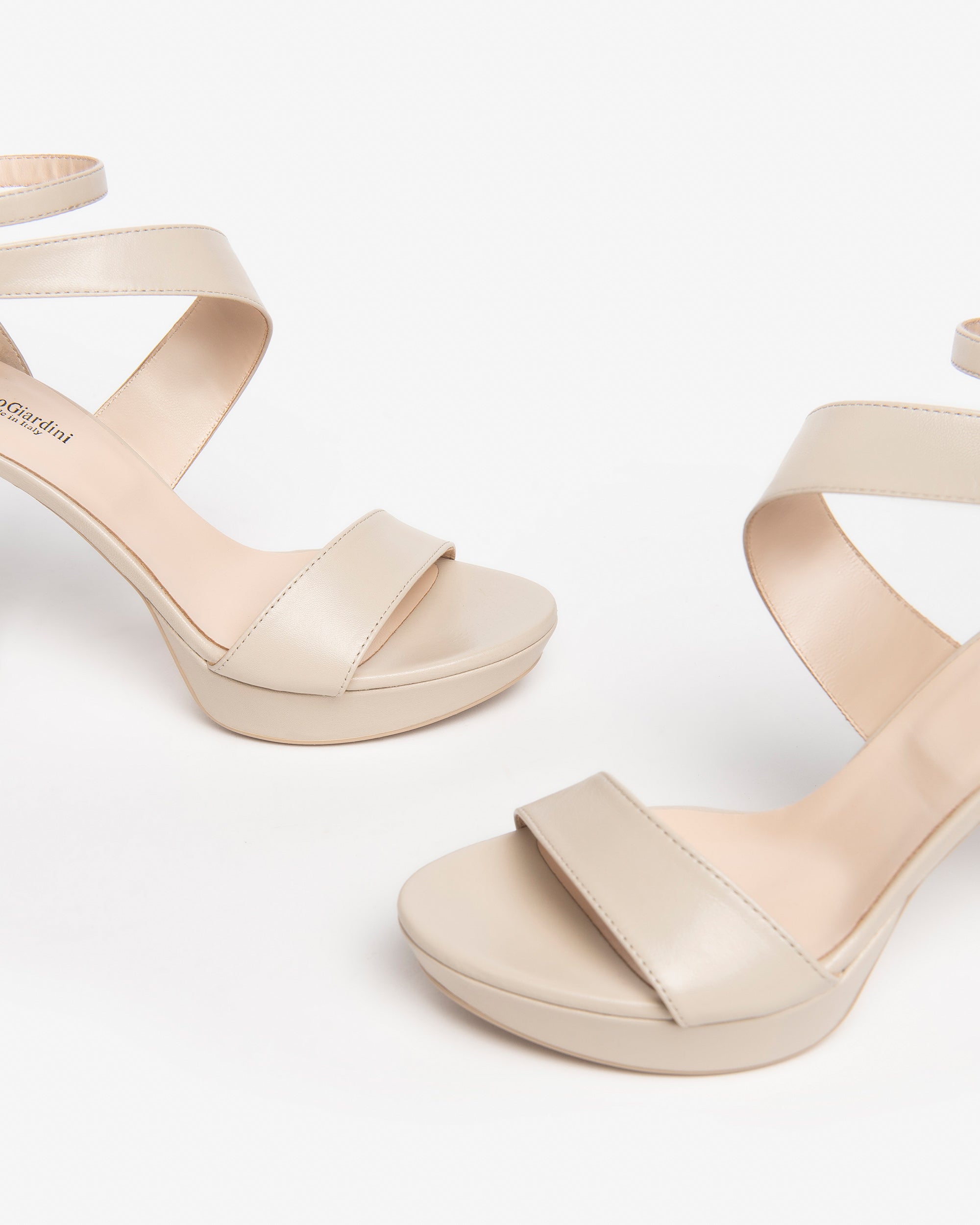 NeroGiardini Sandales sandales femme en cuir élégantes mariage