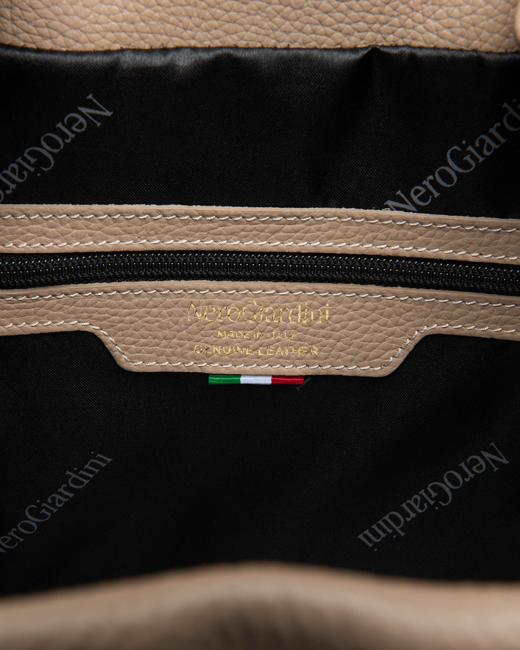 NeroGiardini Sac à Dos Femme Cuir Grainé