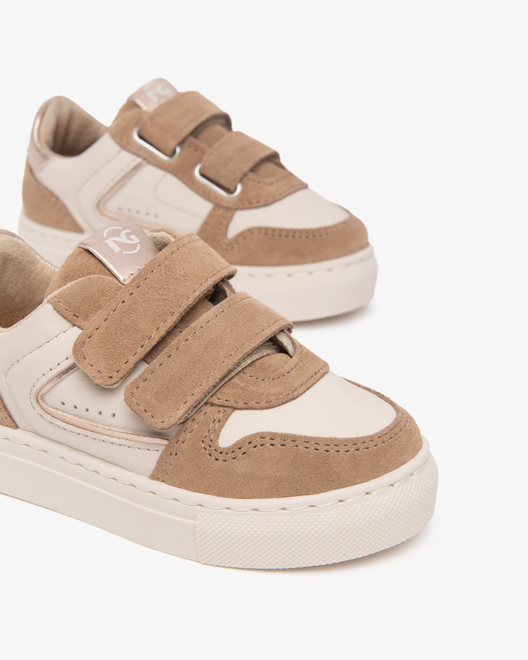 NeroGiardini Sneakers fille cuir scratch lumineux pointure 26