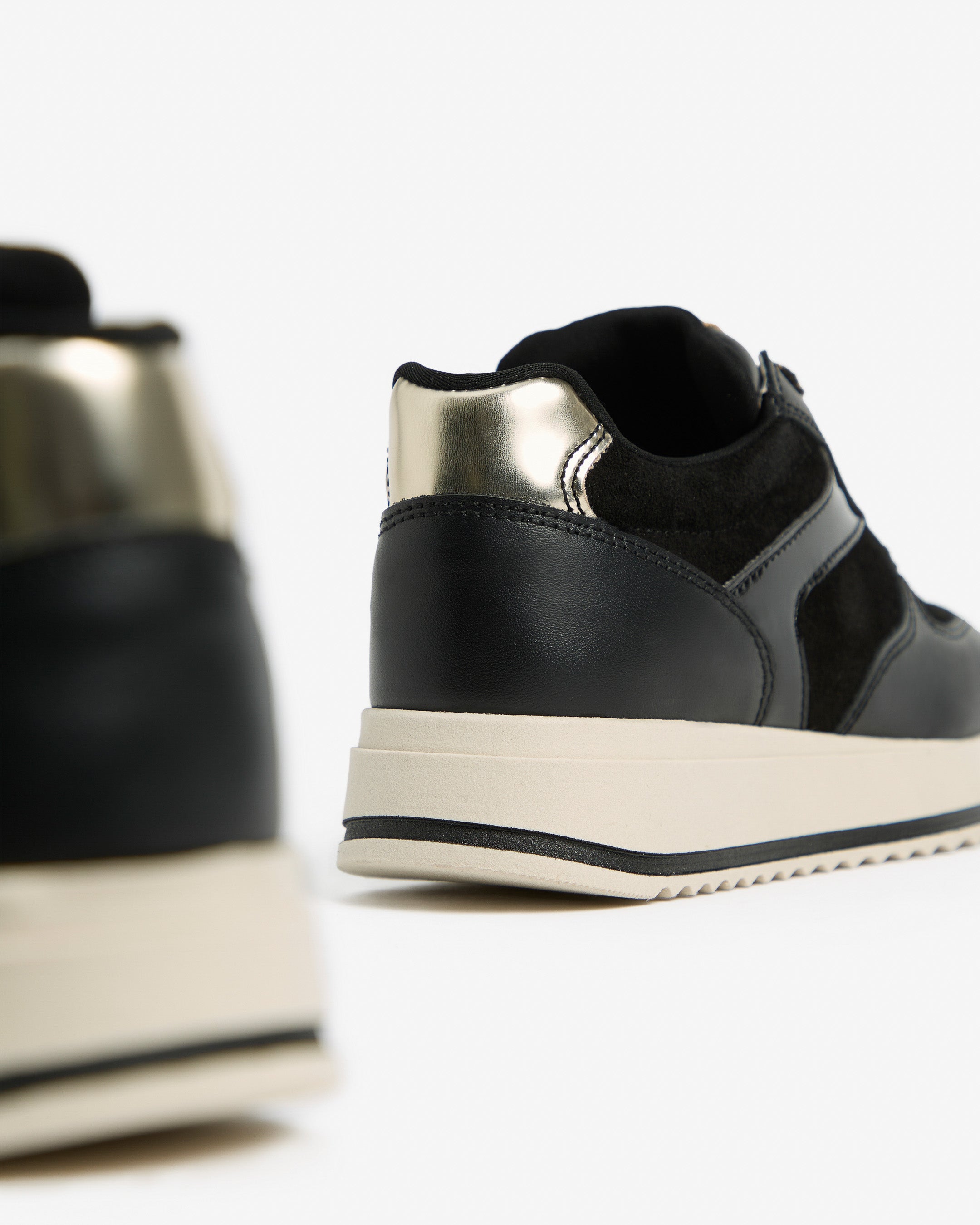 Nerogiardini Sneakers Teen Fille Cuir 31-39 Légère