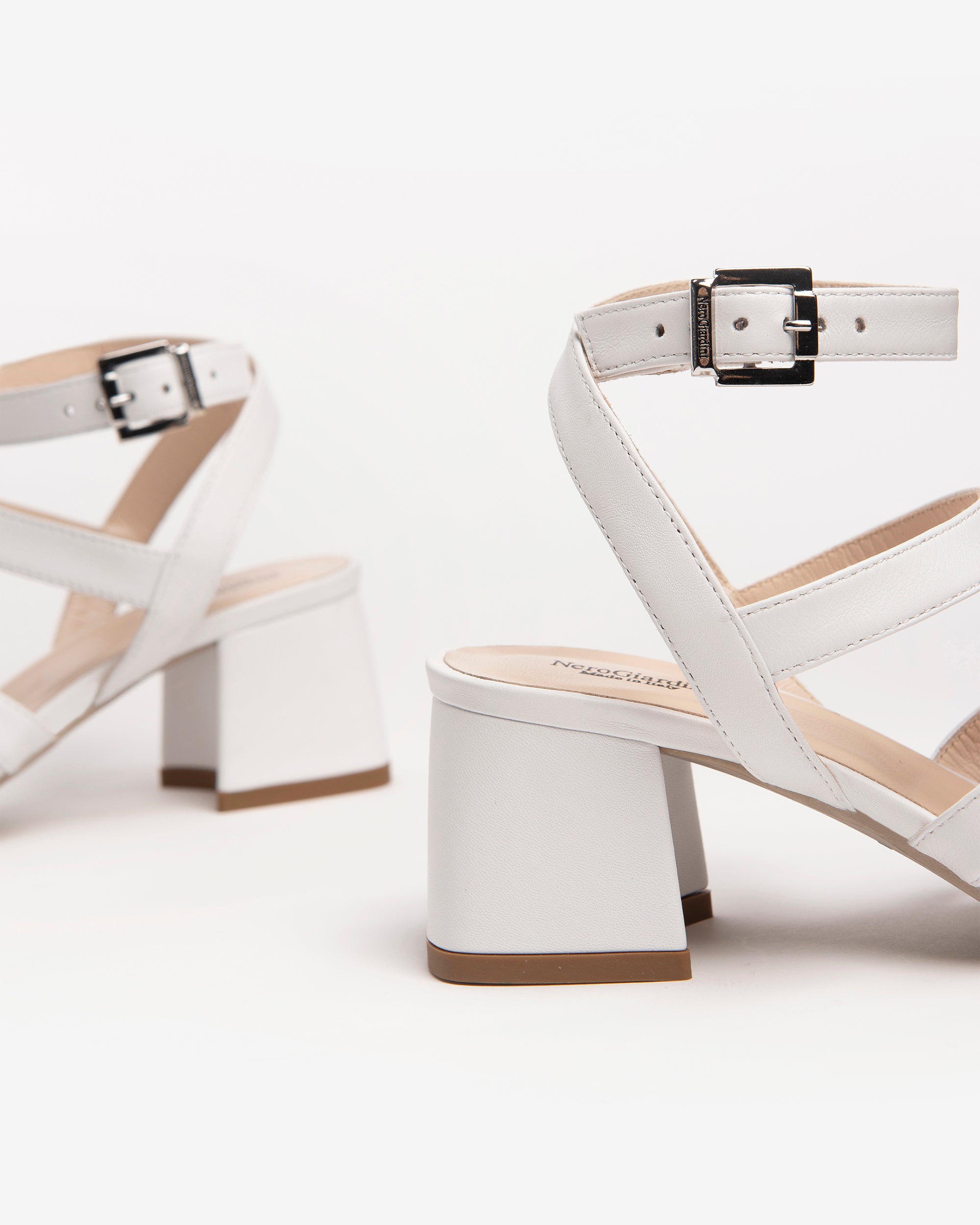Nerogiardini Sandales Femme Cuir Sandales Strass 38
