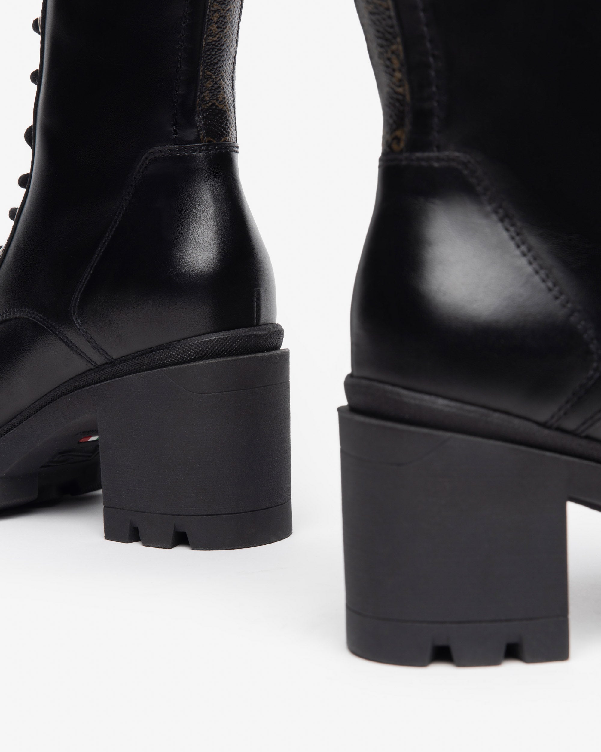 Nerogiardini Bottes Bottes Cuir Femme Détails Métal