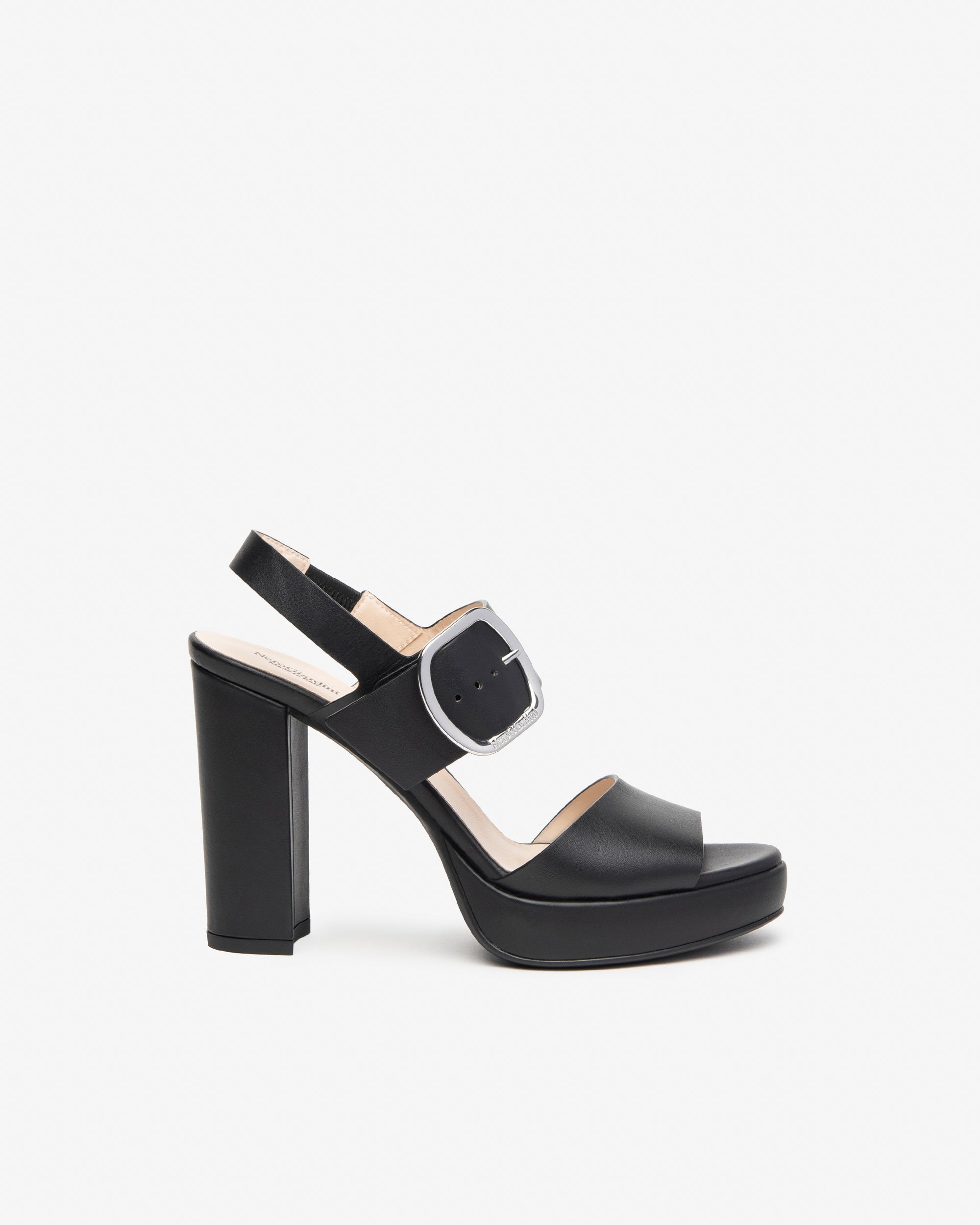 NeroGiardini Sandales cuir femme été