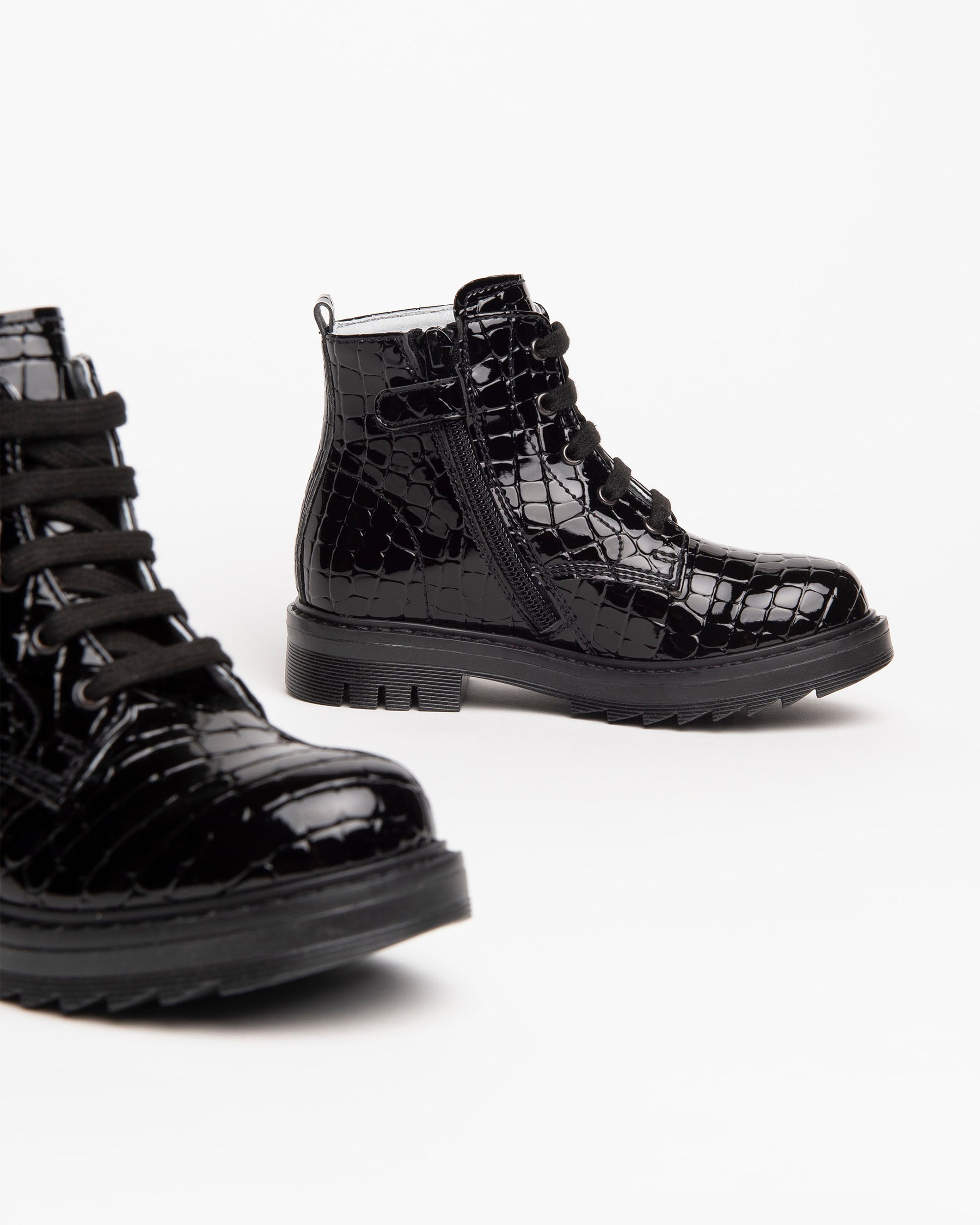 NeroGiardini Bottines fille bottines lacets croco zip