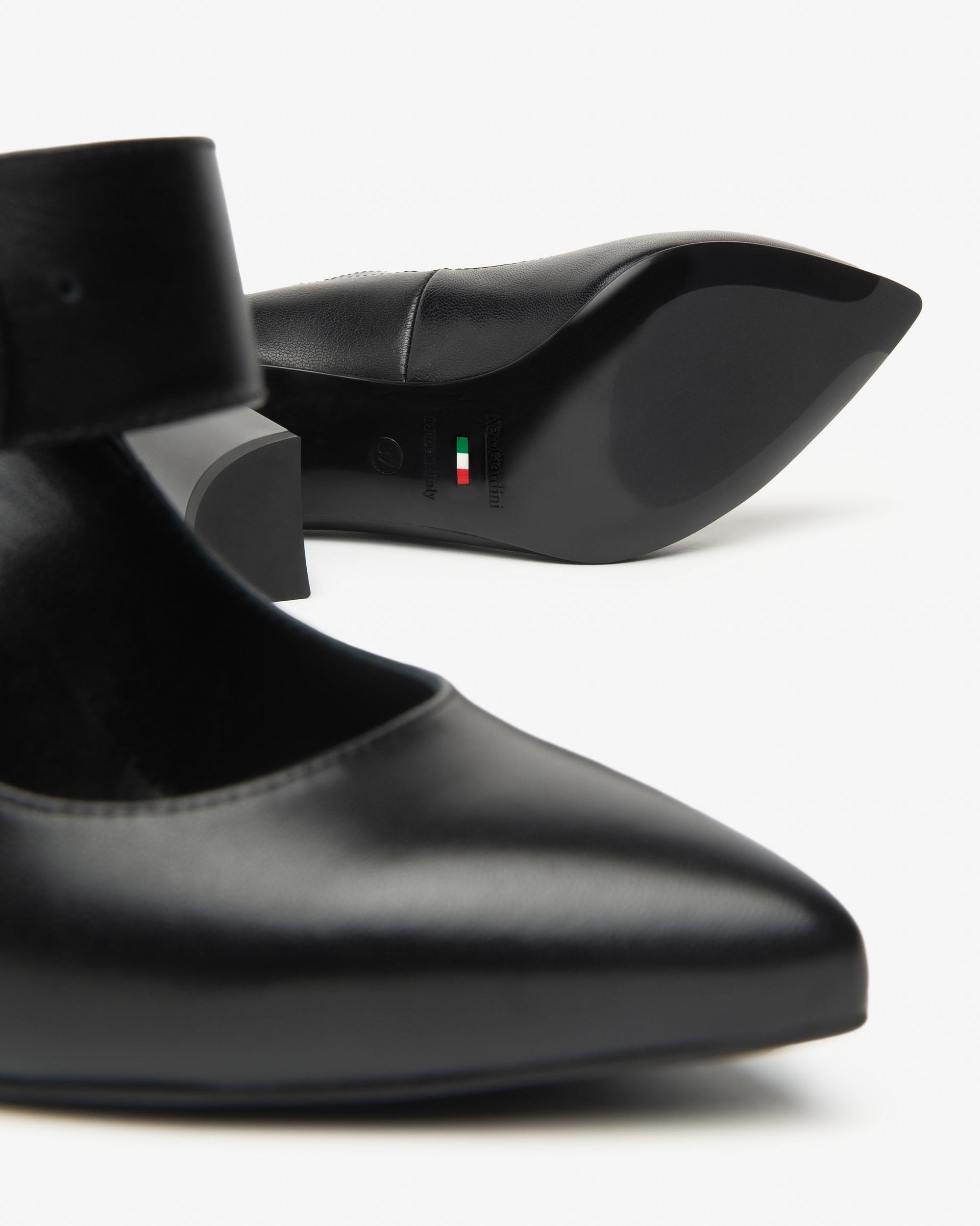 NeroGiardini Escarpins Mary Jane cuir talon 95 mm