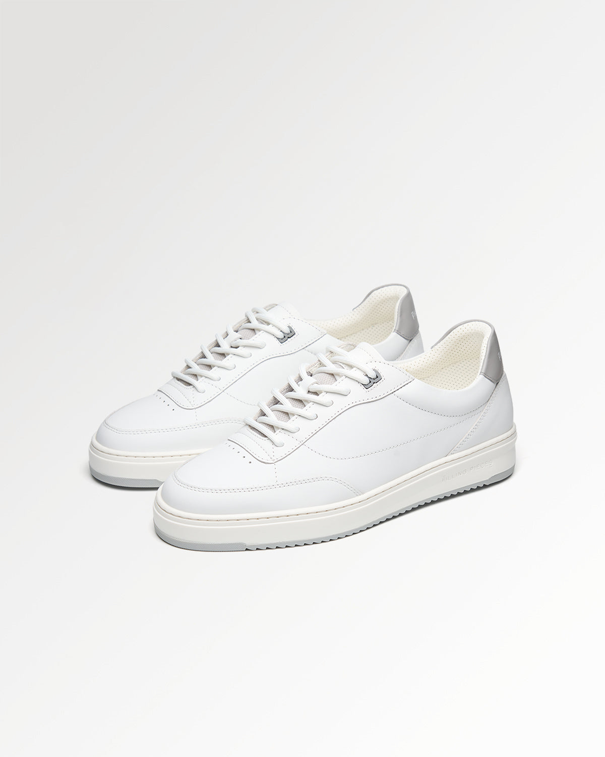 Filling Pieces Mondo Trim baskets blanches cuir nappa
