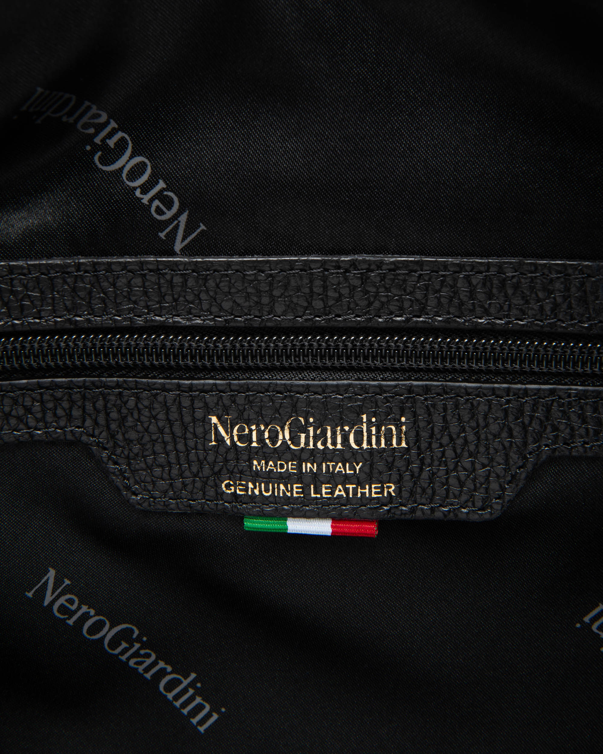 NeroGiardini Sacs Bowling Femme Cuir Grainé Zippé