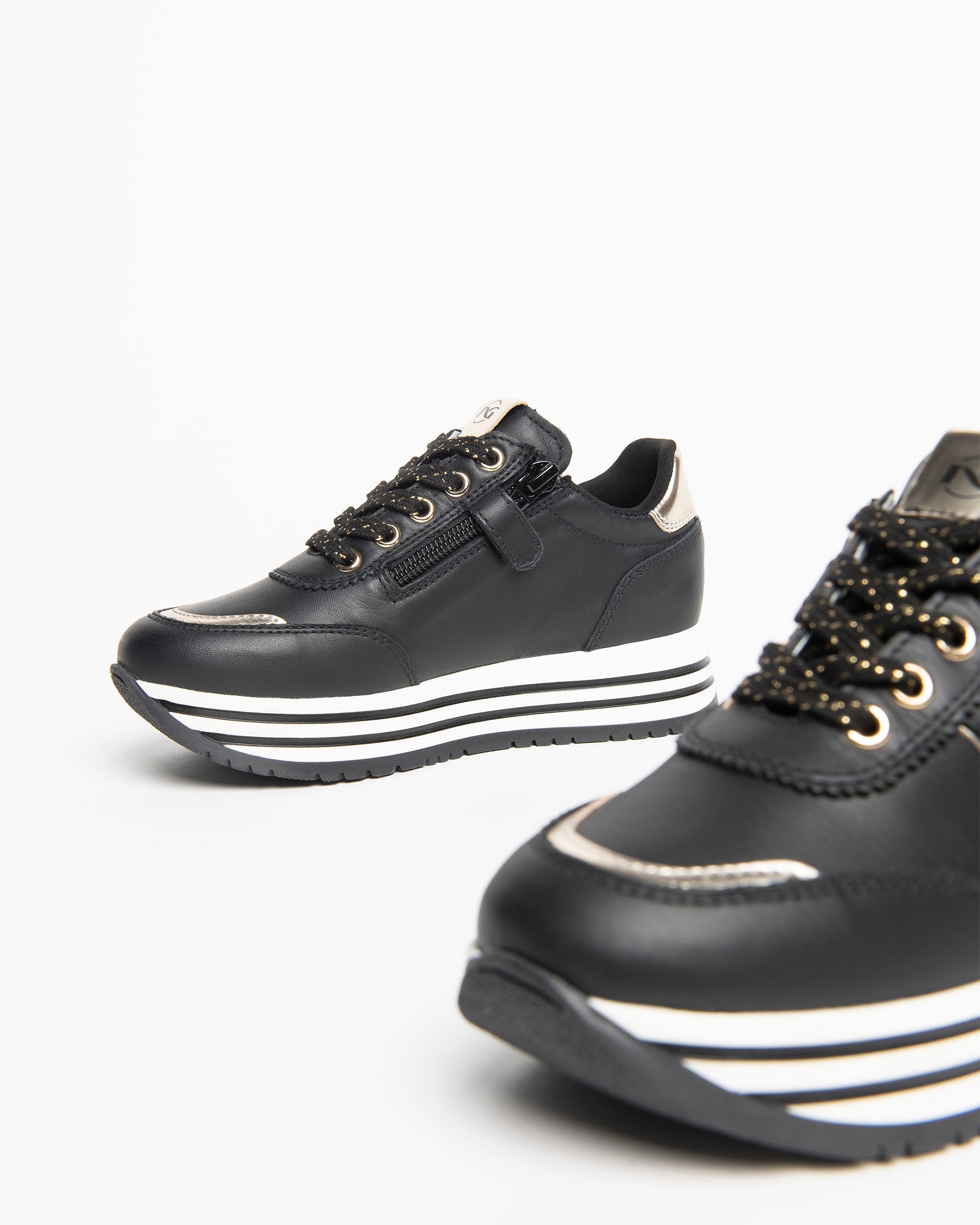 NeroGiardini Sneakers Teens Fille Cuir Pointure 34 Semelle Légère