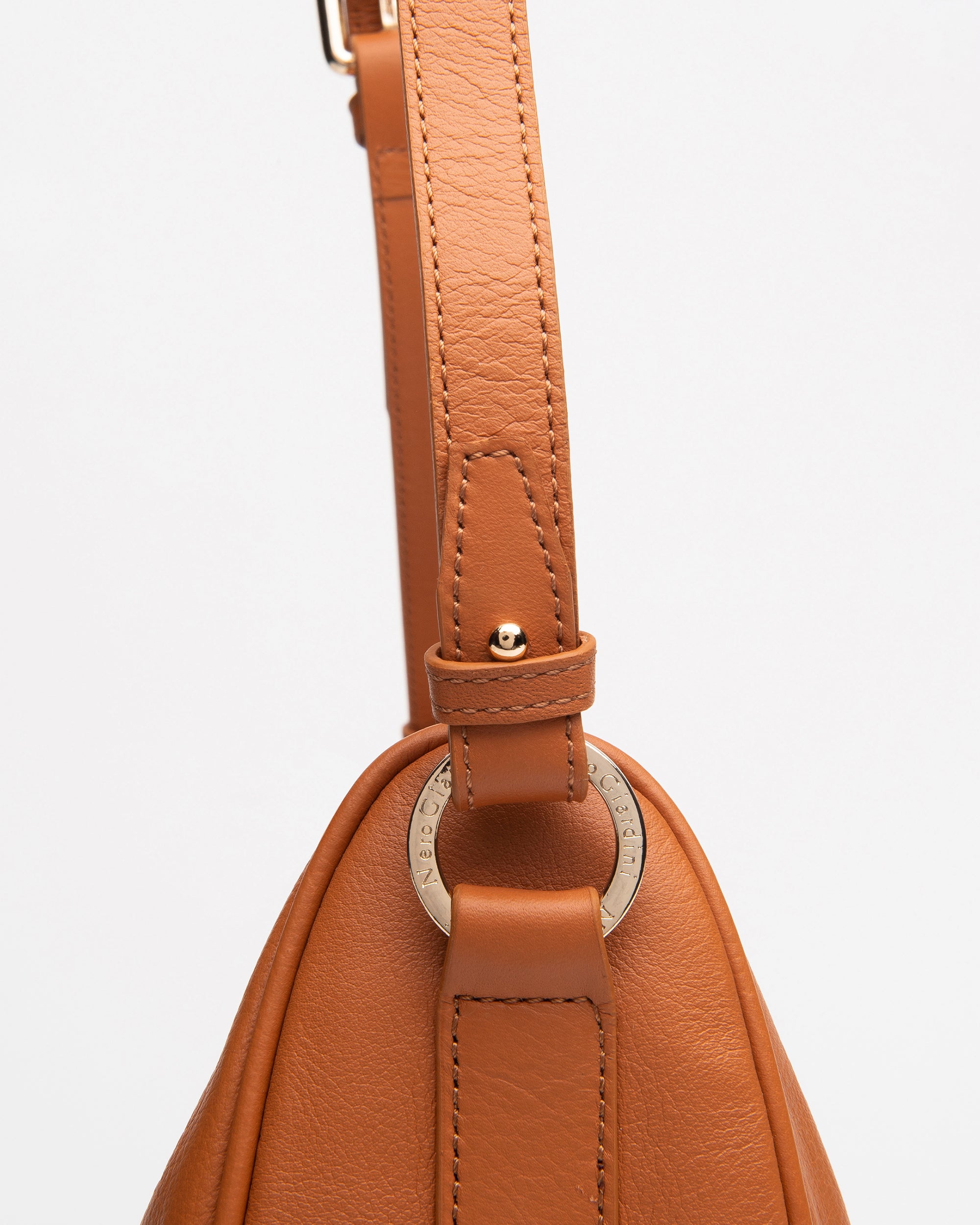 NeroGiardini Besace Femme Cuir Demi-Lune Hobo