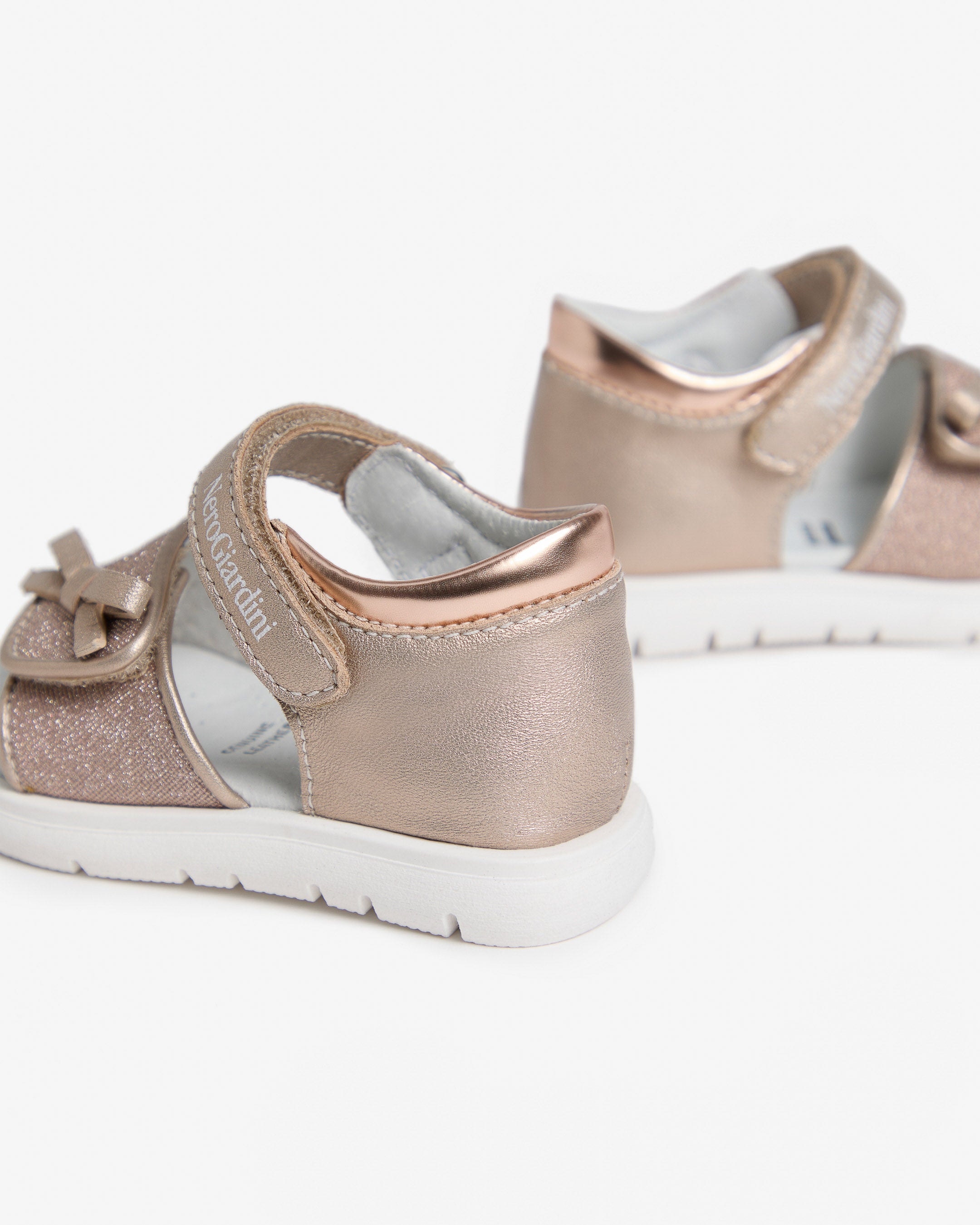NeroGiardini Sandales Junior Fille Technique Cuir 19-24
