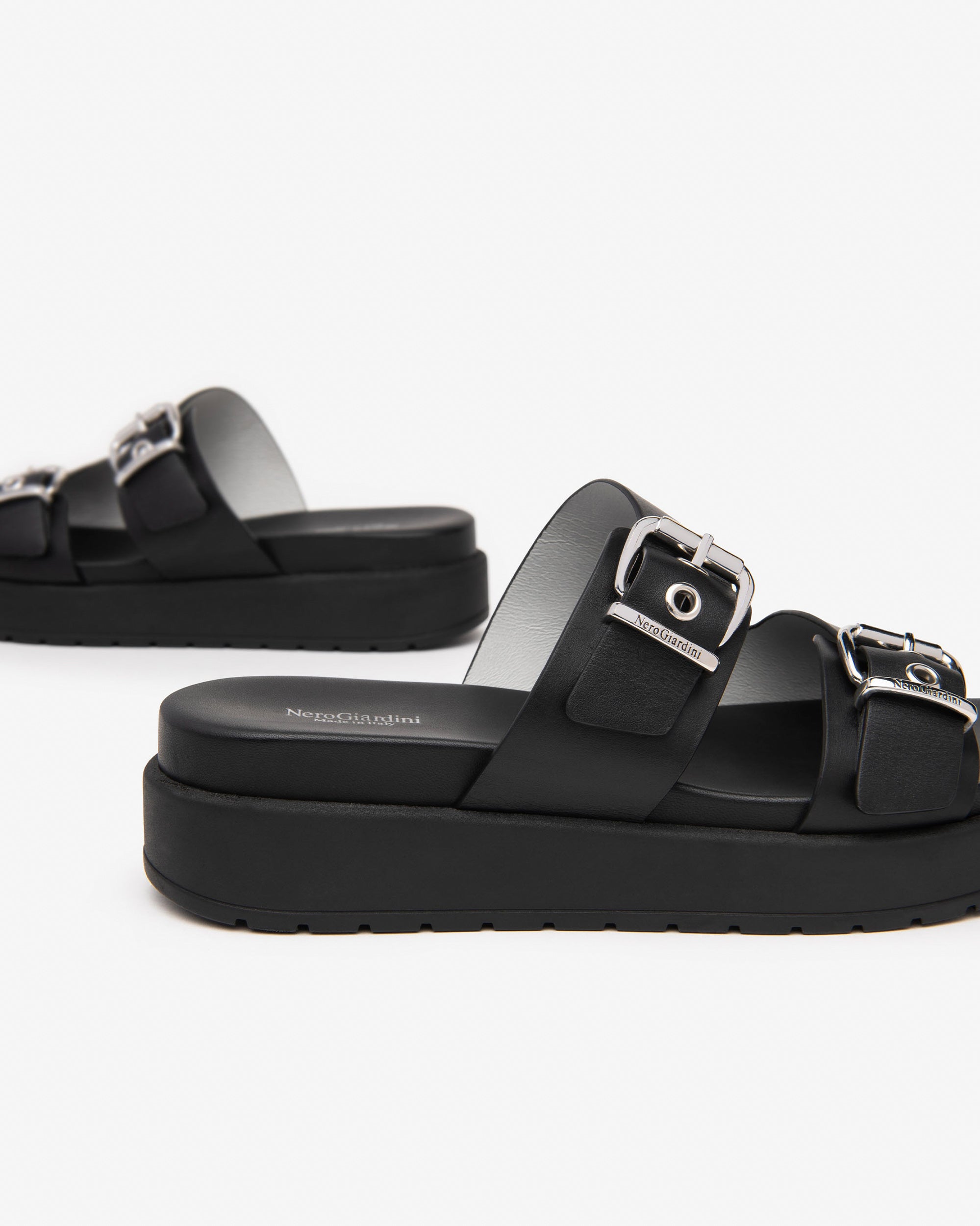 NeroGiardini Mules Femme en Cuir Confort Quotidien