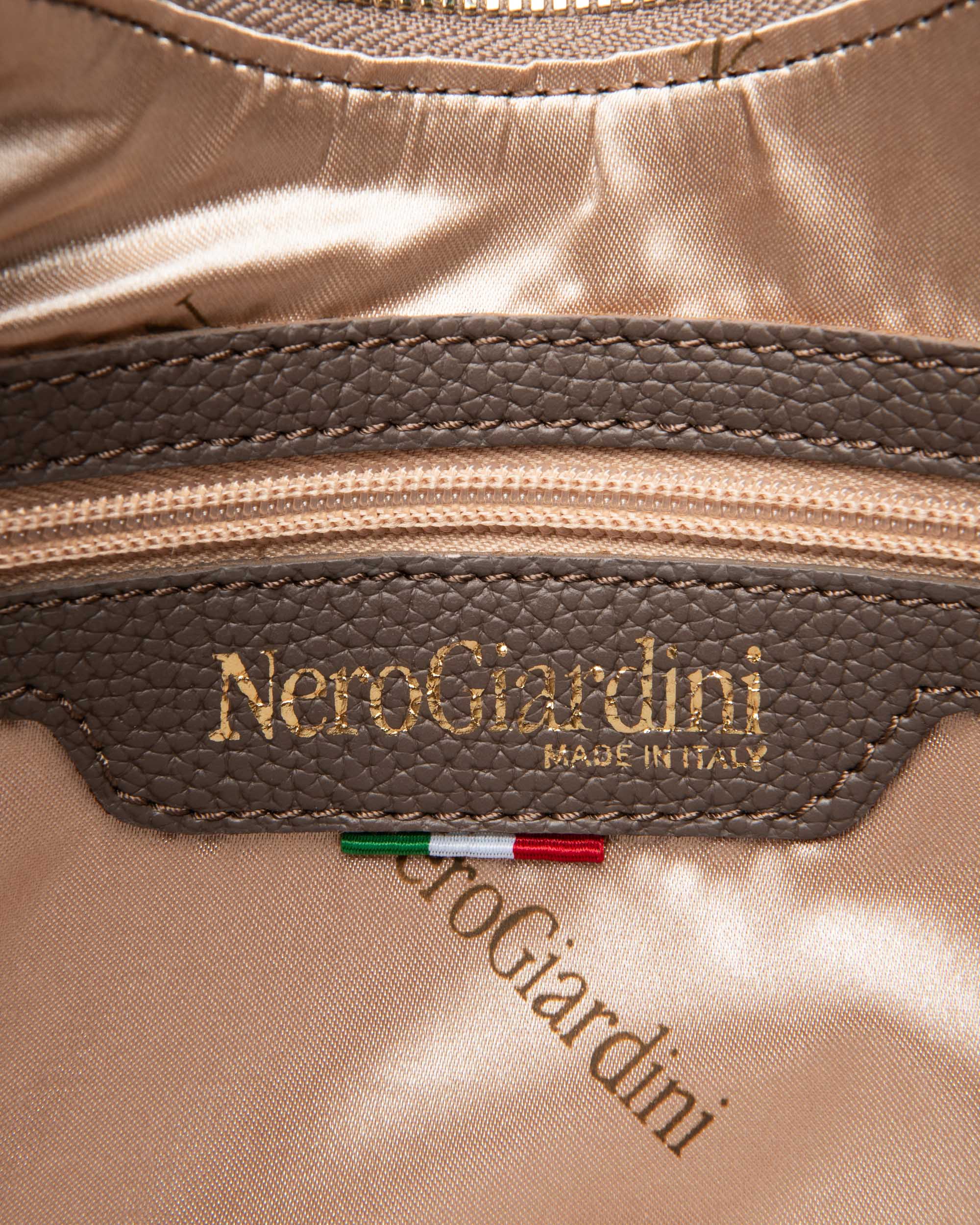 NeroGiardini Sacs besace femme matière technique