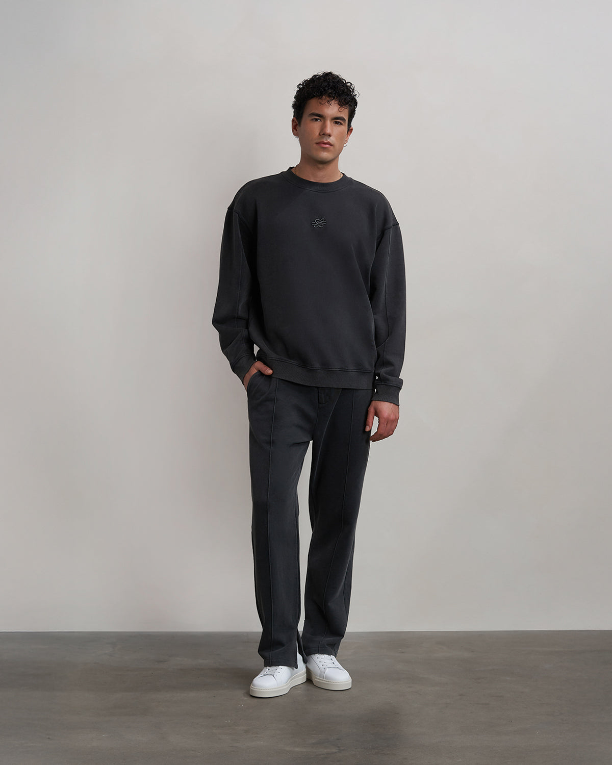 Filling Pieces Boxy Embroidered sweat Vintage Black coton