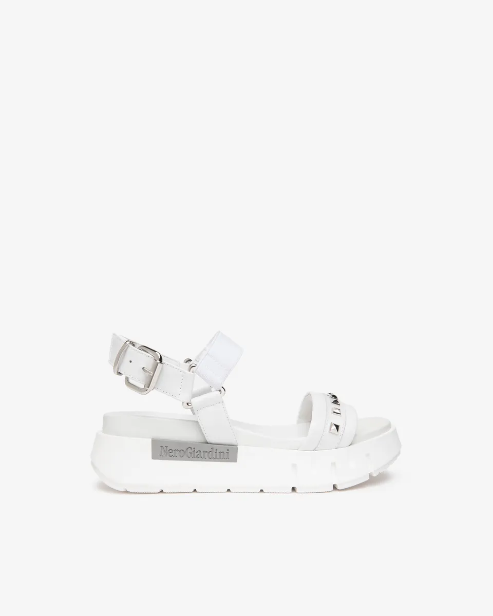 Nerogiardini Sandales Femme Cuir Made in Italy Été
