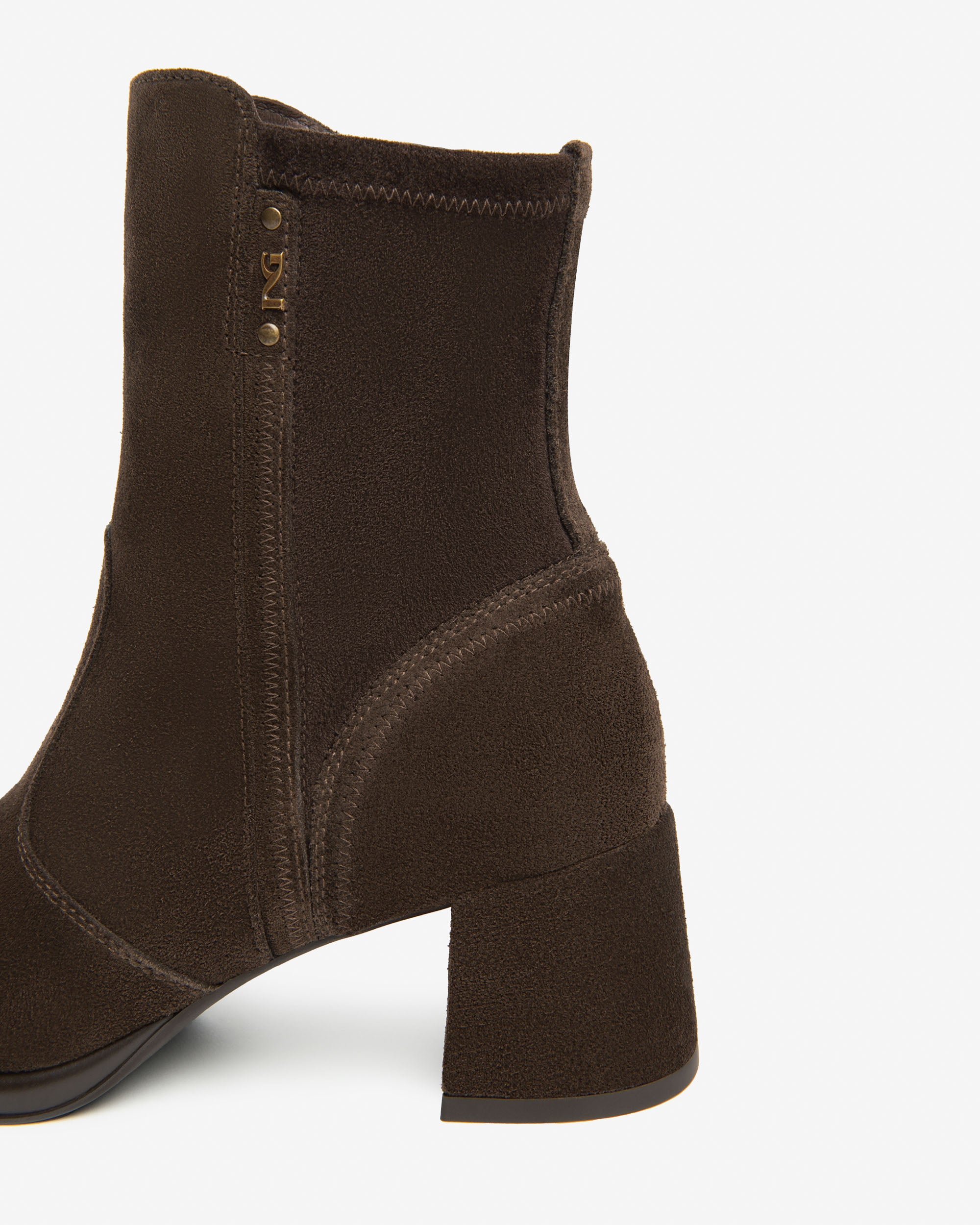 NeroGiardini Bottines Femme Daim Technique Confort Ville