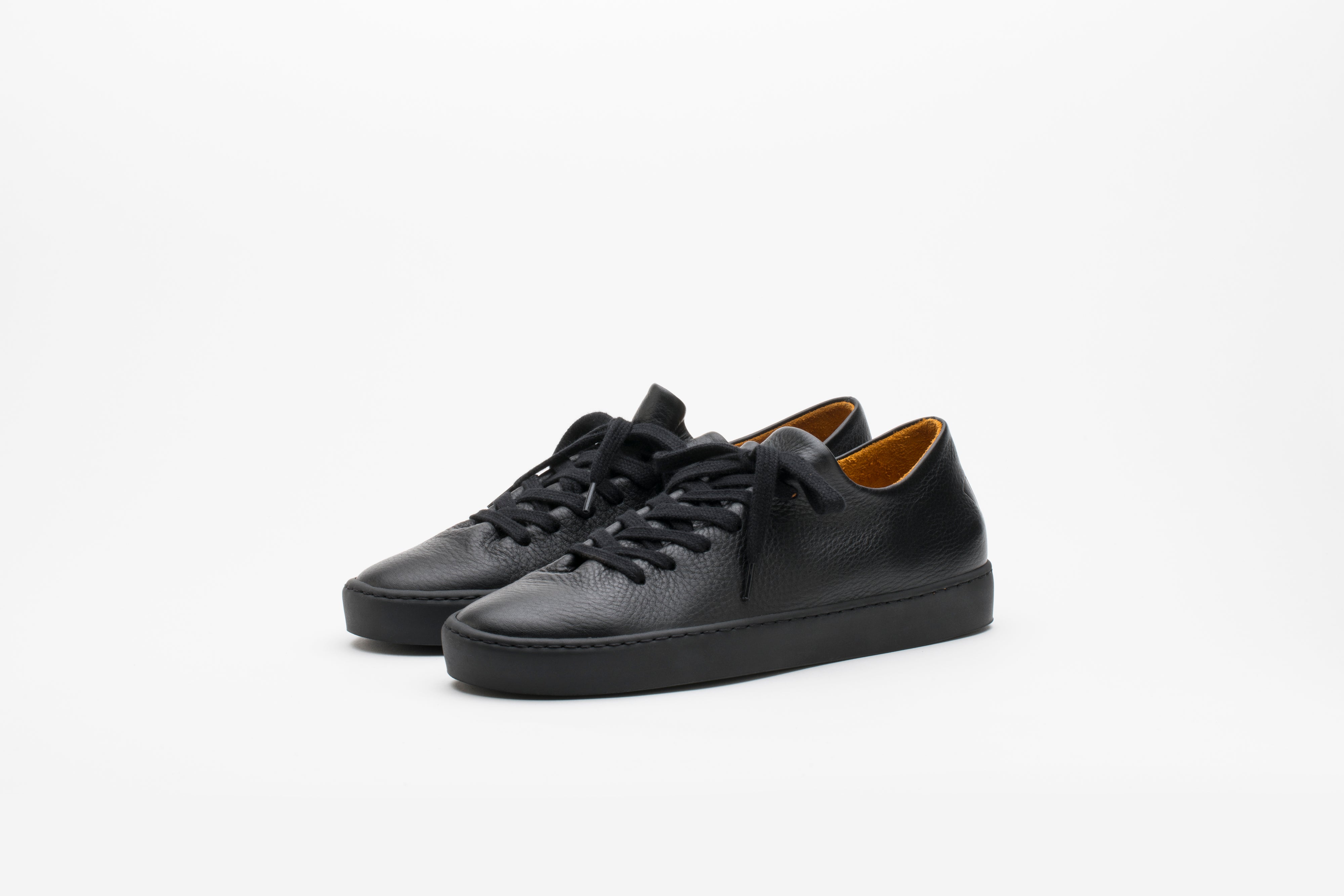 JAK Atom All Black V.L. baskets cuir noir