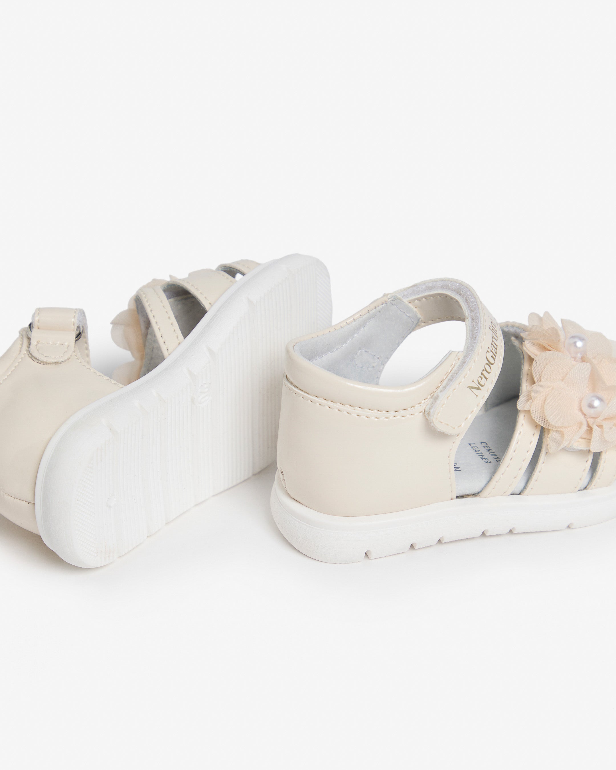 NeroGiardini Sandales sandales fille cuir pointure 19 confort