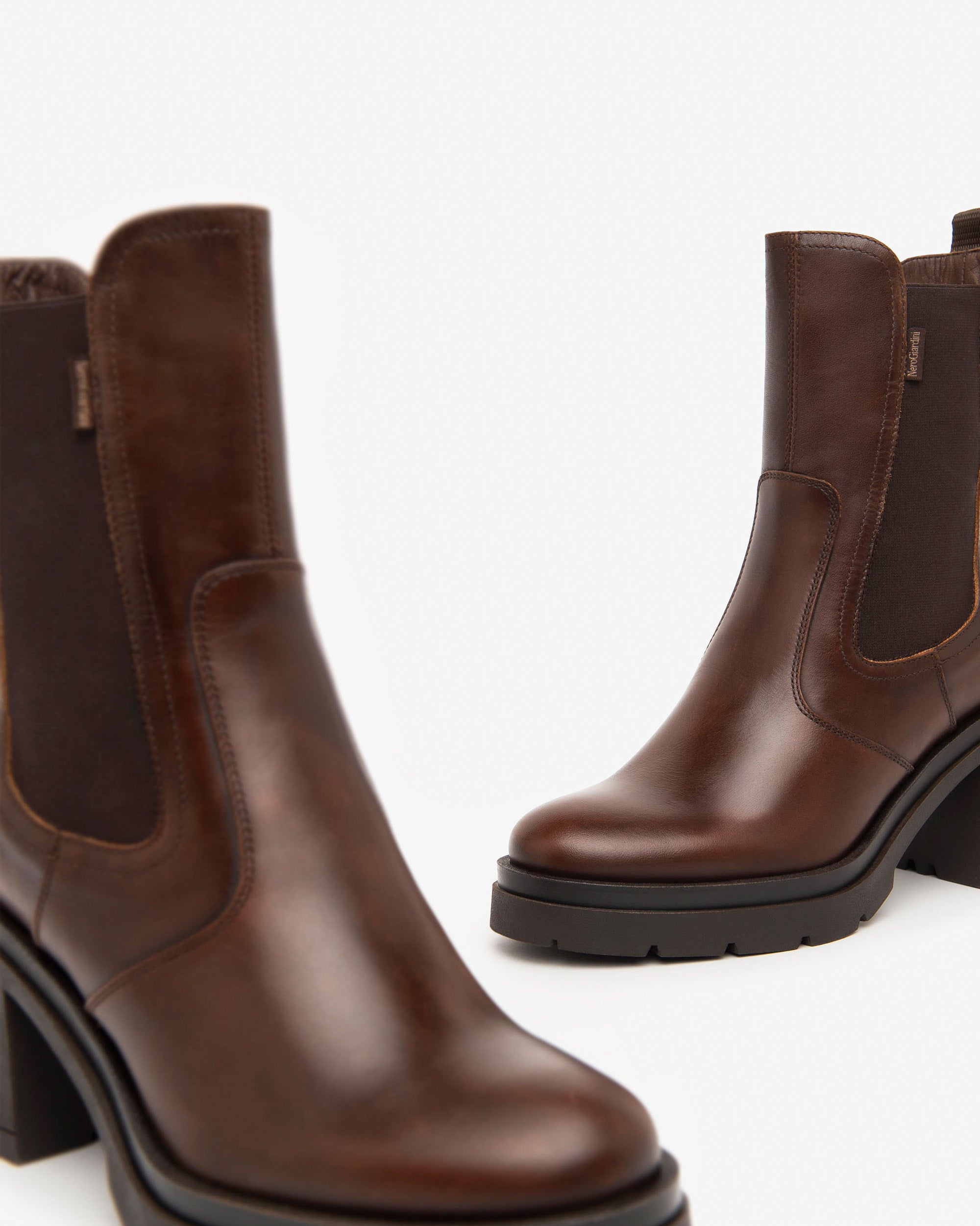 NeroGiardini Bottines Chelsea Femme Cuir Confort