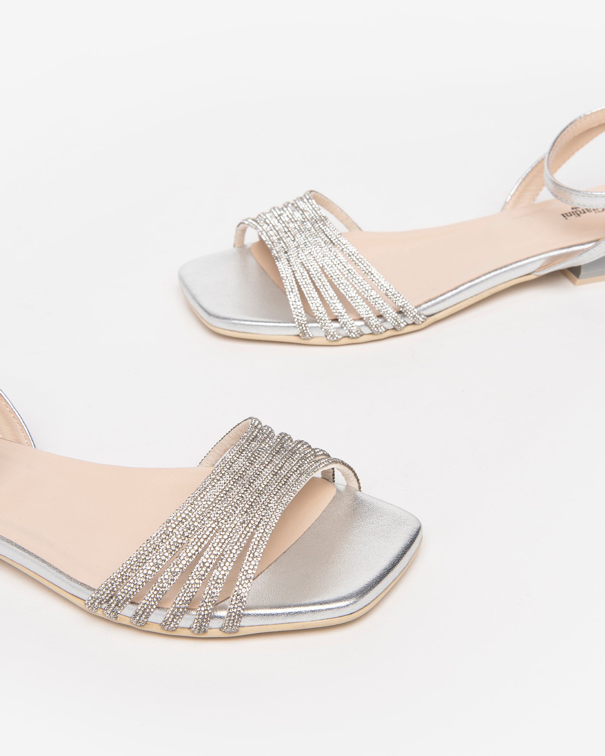 NeroGiardini Sandales femme cuir élégantes