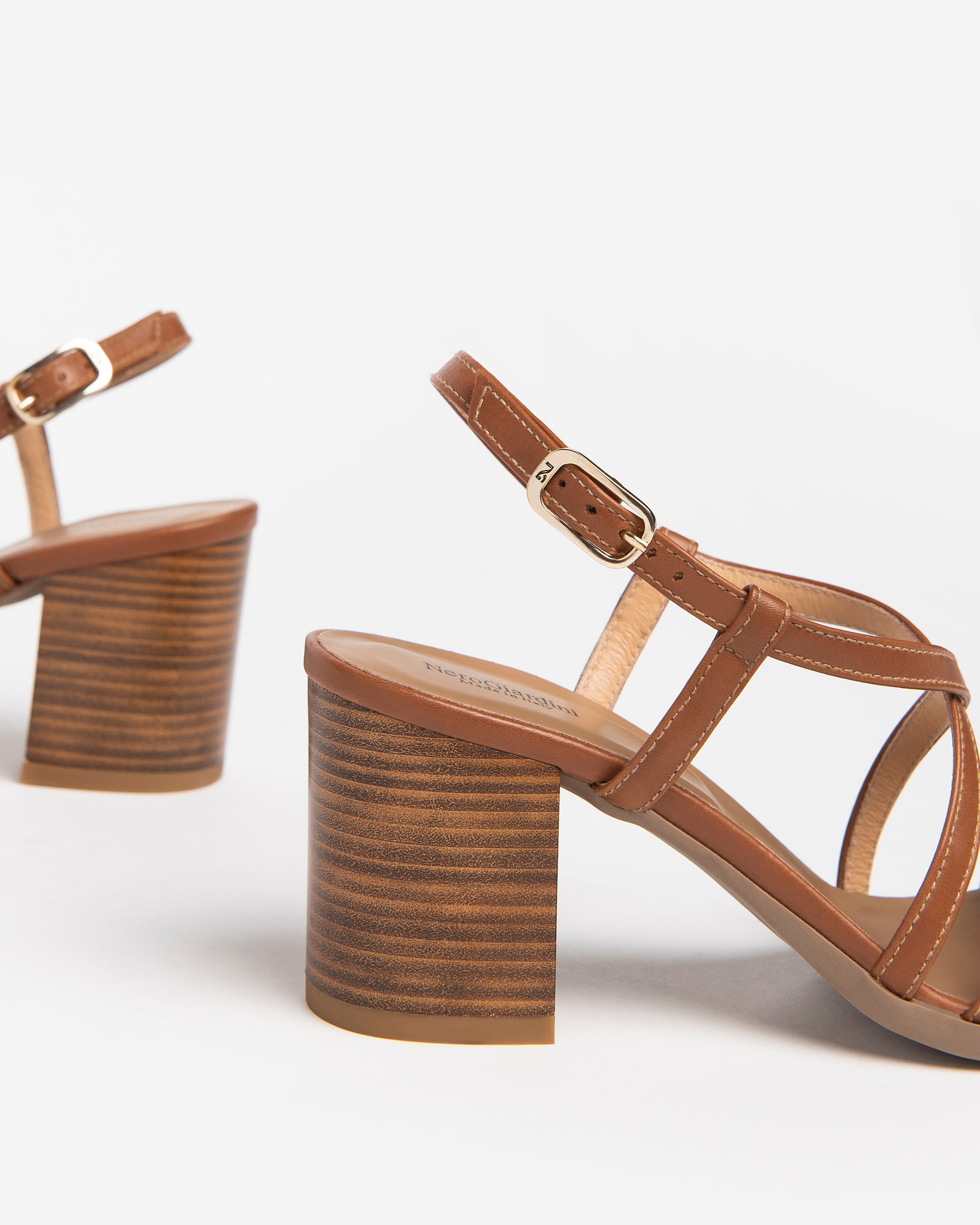 NeroGiardini Sandales Femme en Cuir sandales été confort