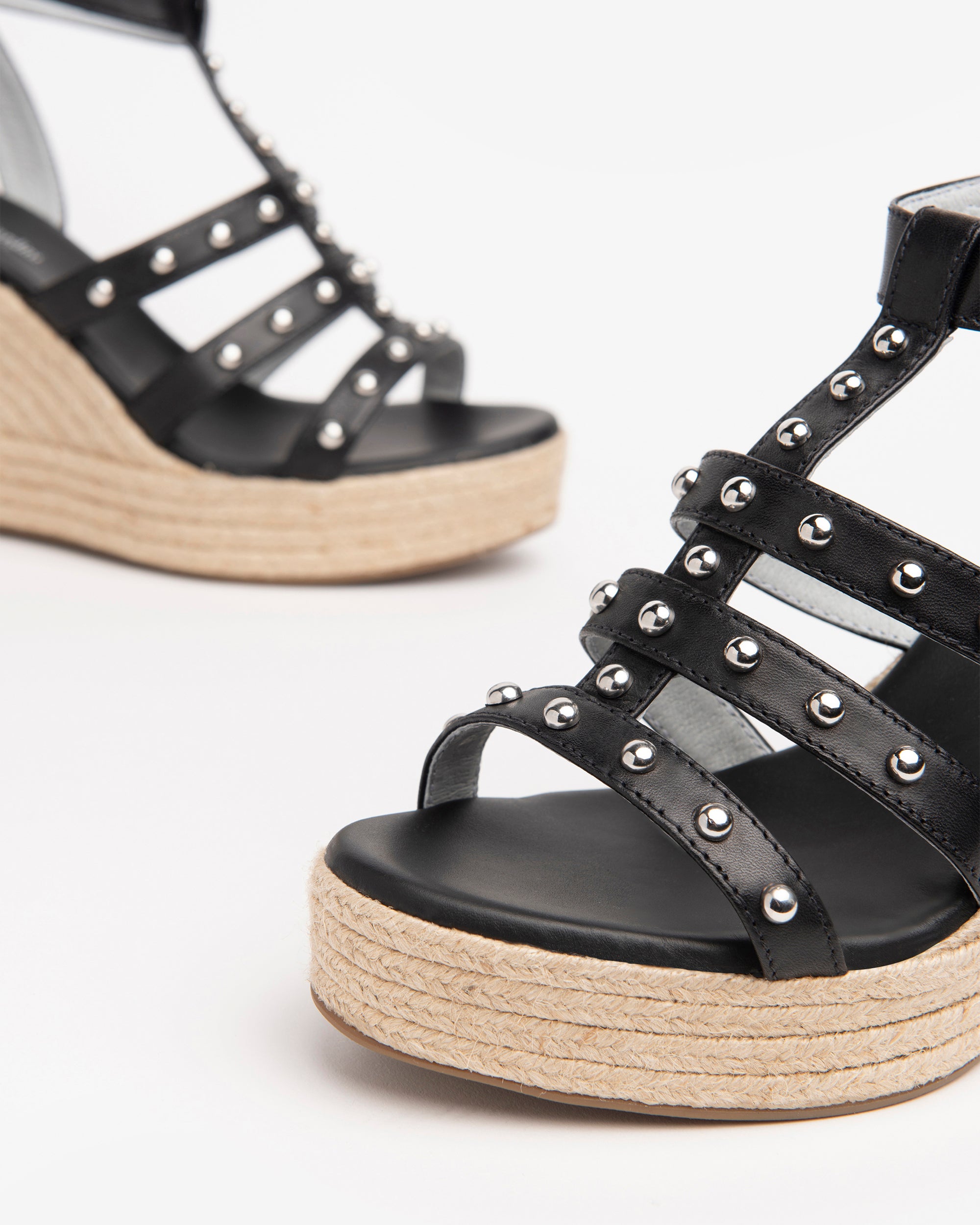 NeroGiardini Sandales Compensées Femme Cuir Clous