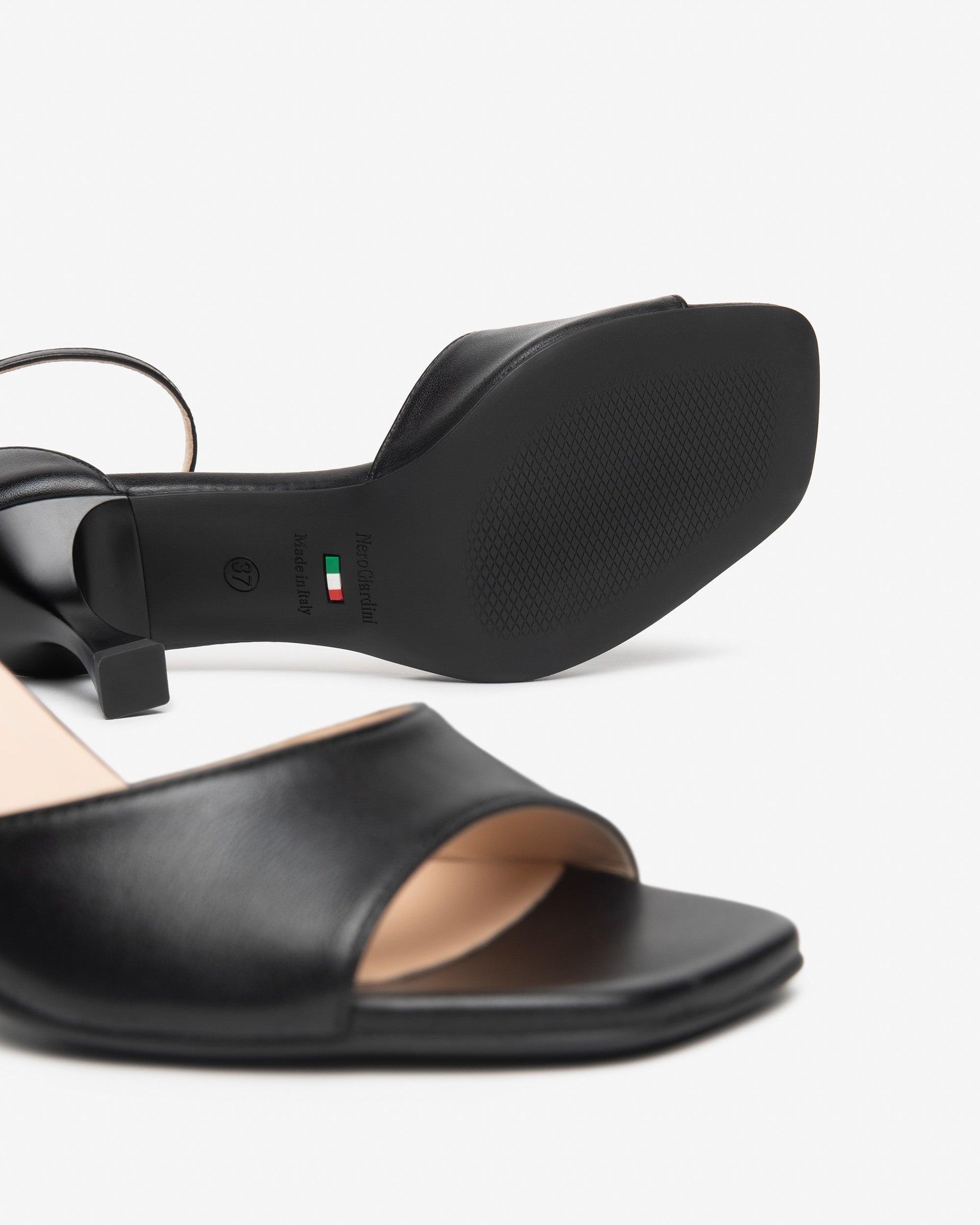 NeroGiardini Sandales Femme Cuir Sandales Élégantes 35-41