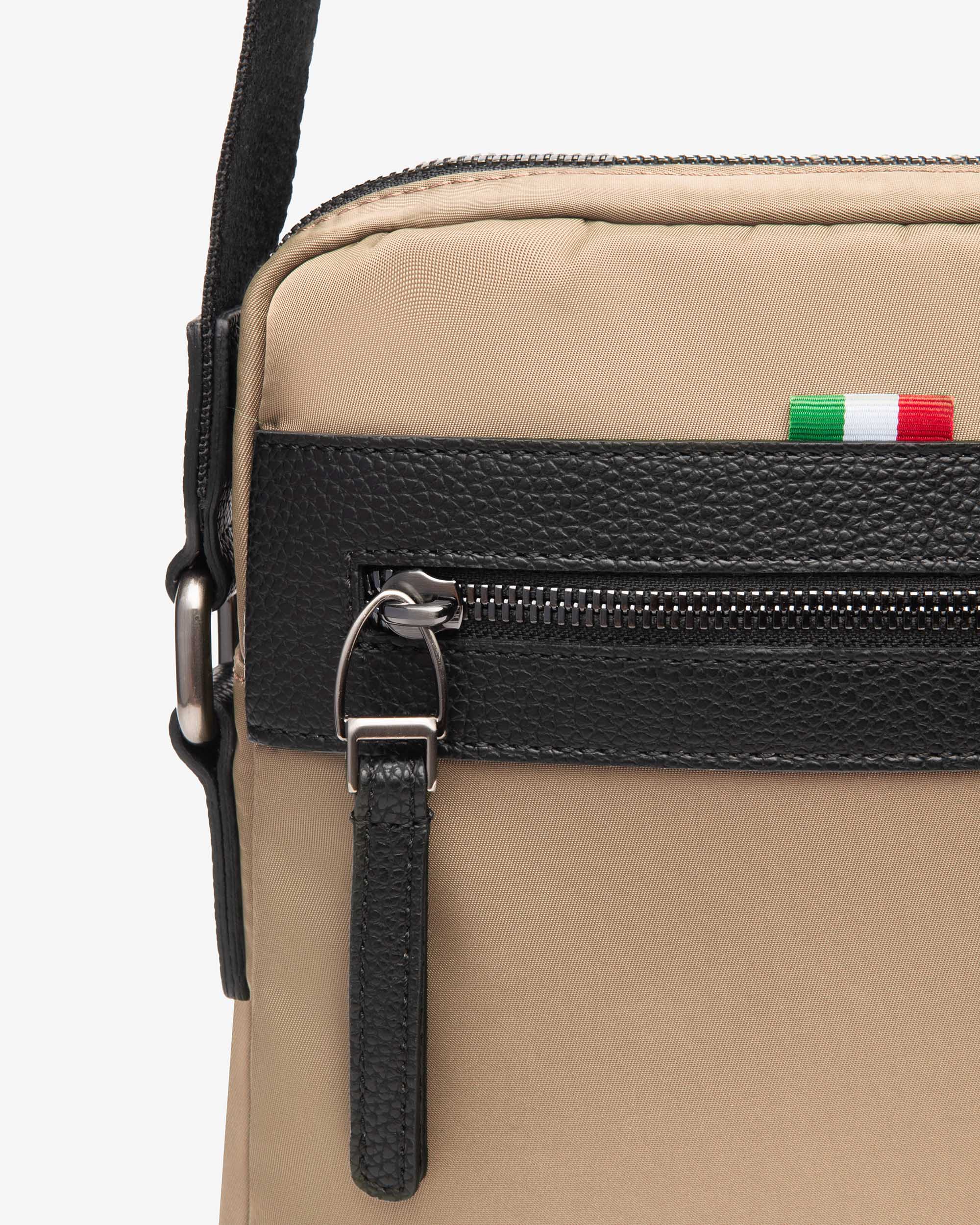 NeroGiardini Sacoche homme matière technique made in Italy