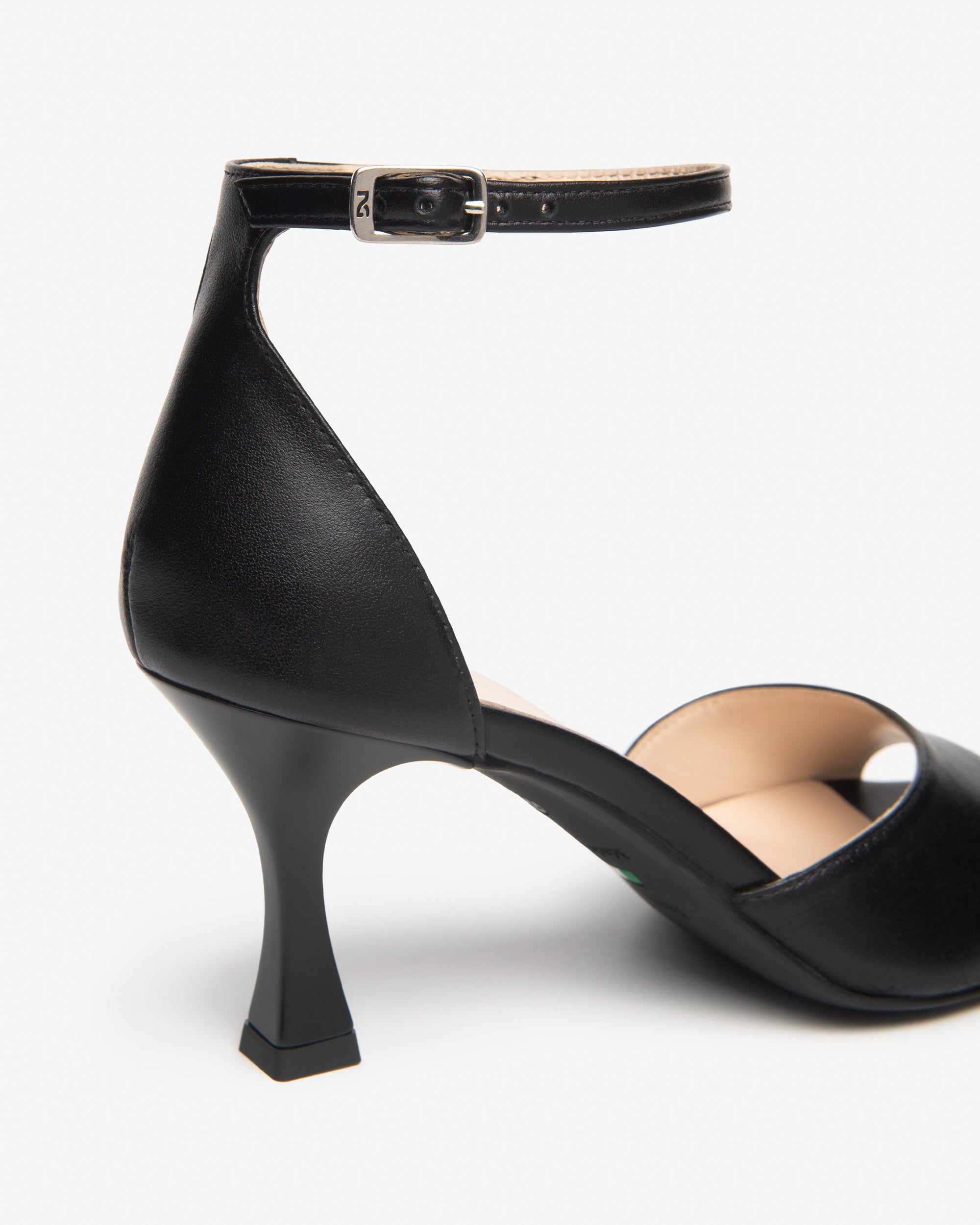 NeroGiardini Sandales Femme Cuir Sandales Élégantes 35-41