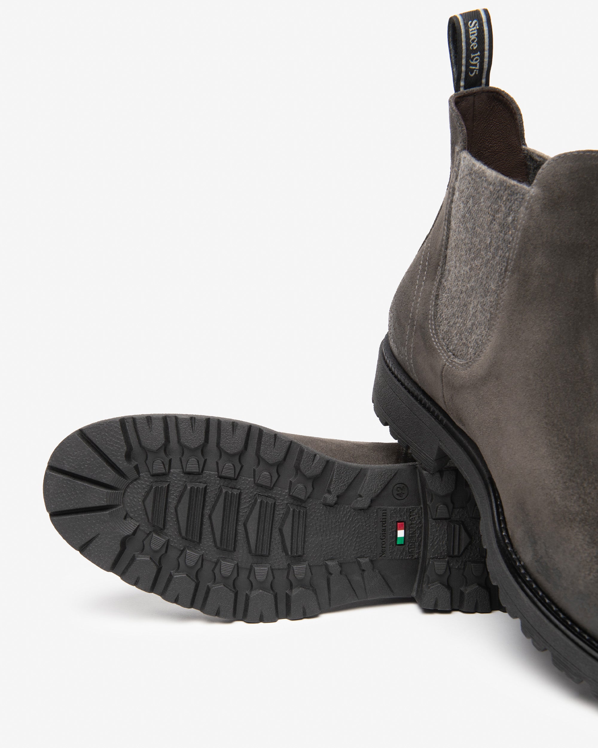 NeroGiardini Bottines Chelsea Homme Daim Patiné